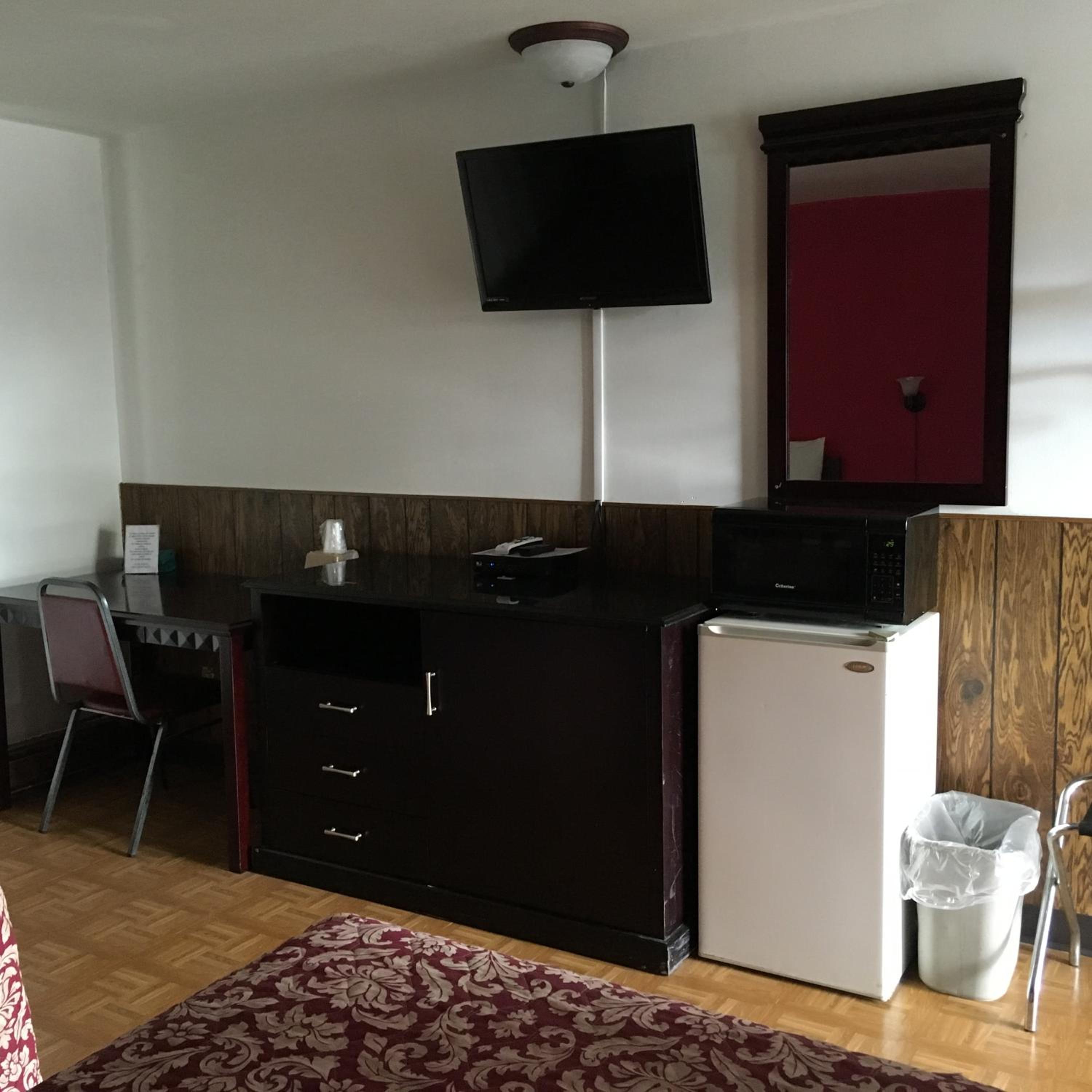Tarragon Motel