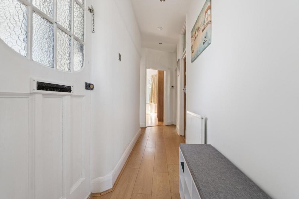 2 Bedroom Flat with Garden