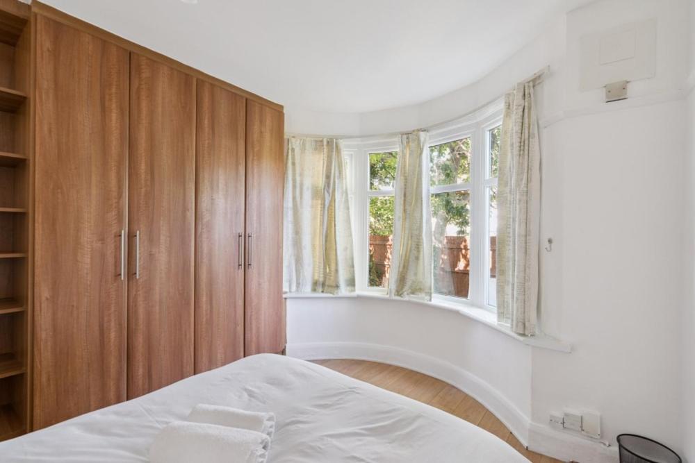 2 Bedroom Flat with Garden