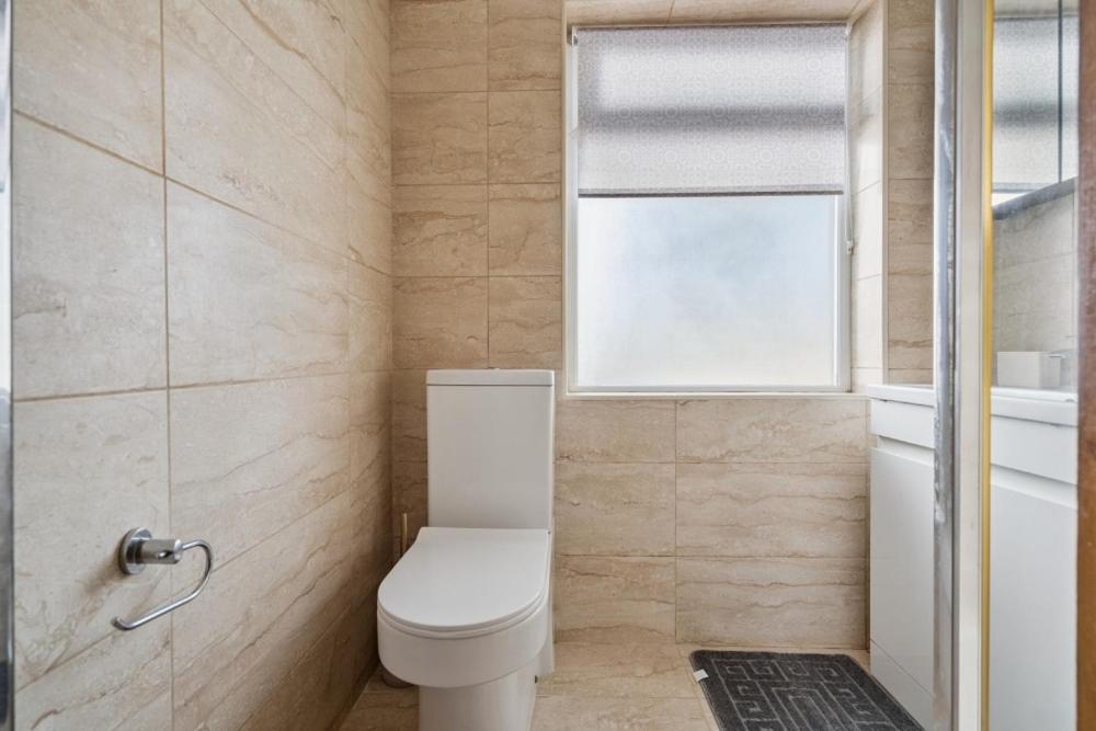 2 Bedroom Flat with Garden