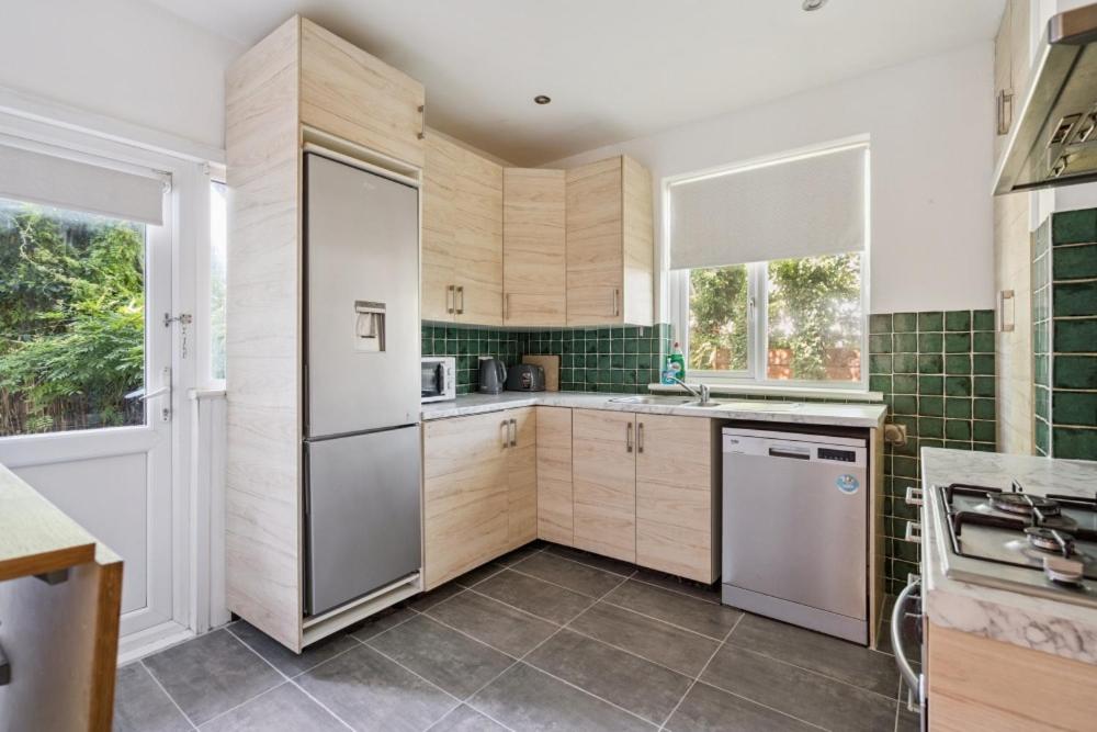 2 Bedroom Flat with Garden