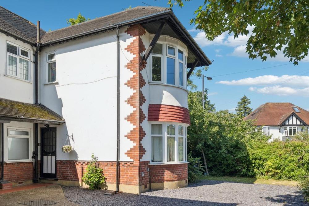 2 Bedroom Flat with Garden