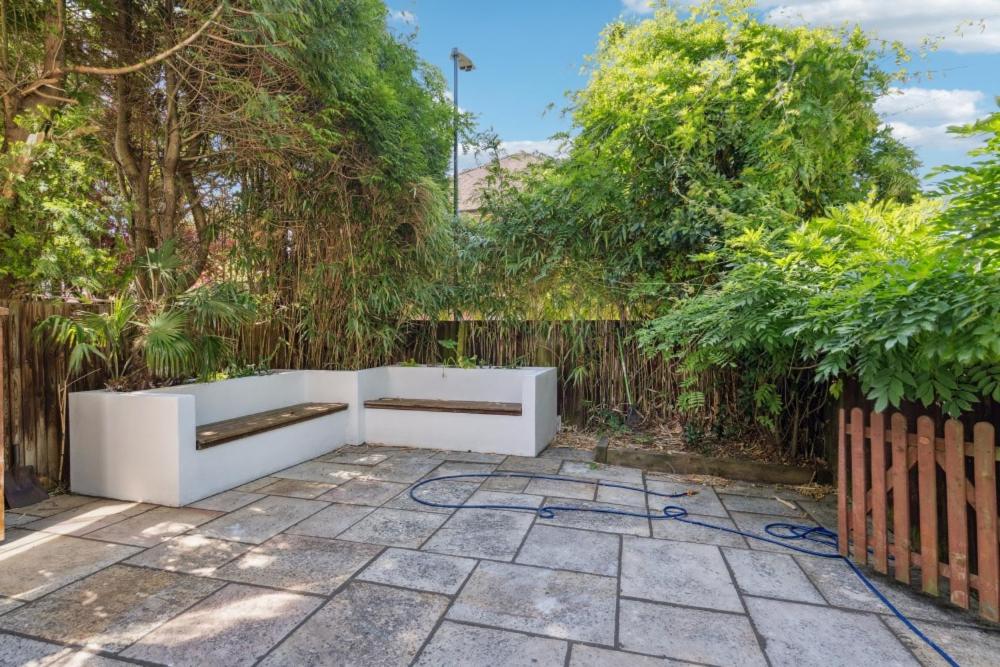 2 Bedroom Flat with Garden