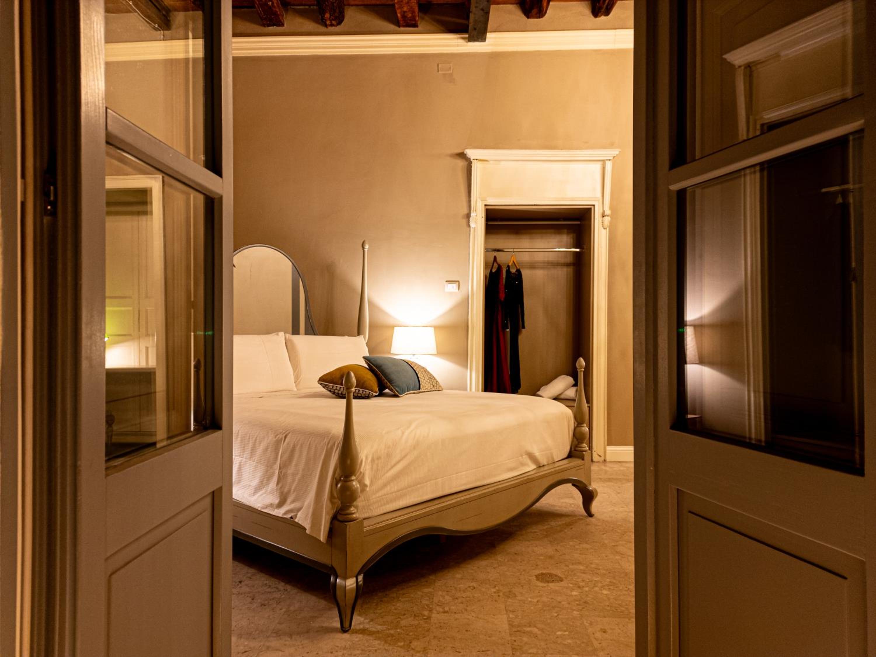 Saint Amand by Palazzo Boyl