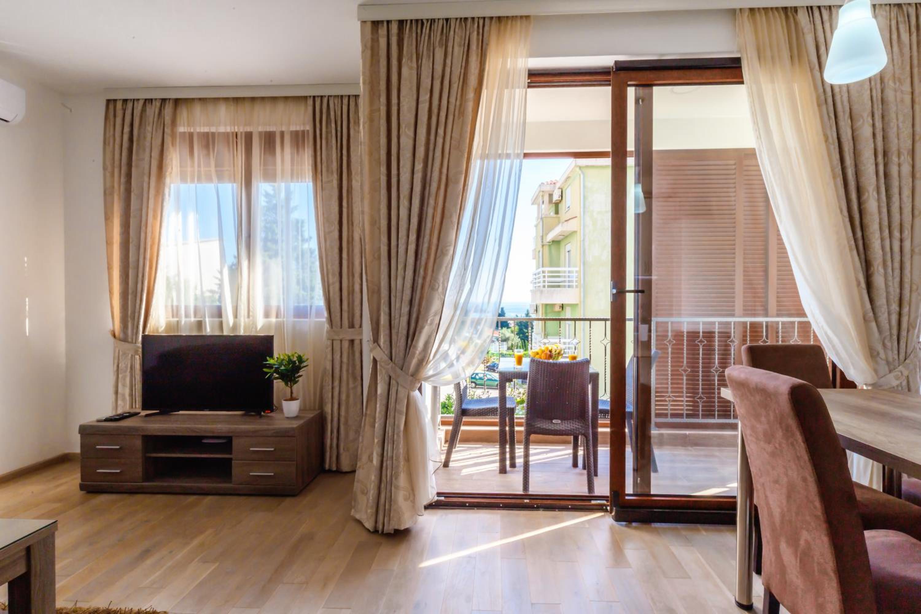 Opium Mar Apartments