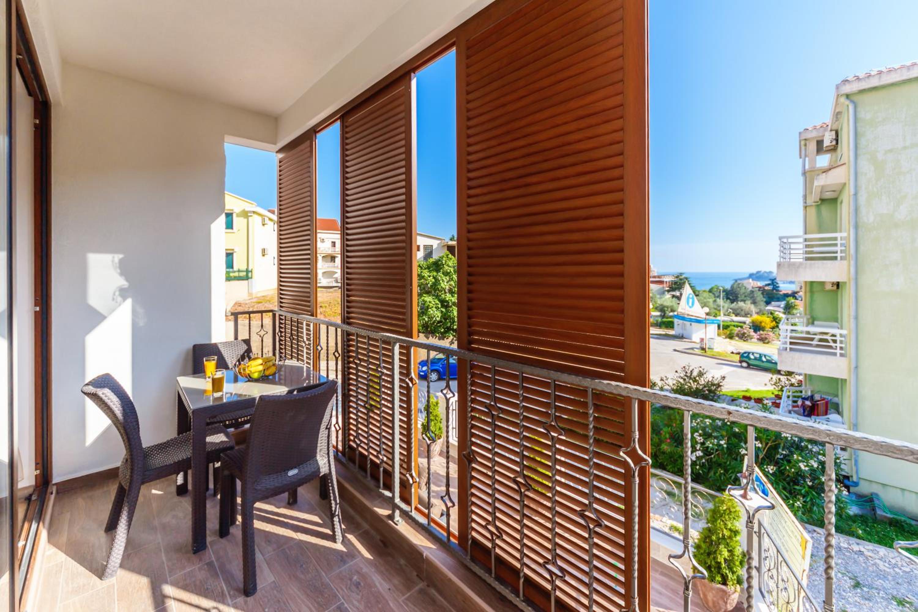 Opium Mar Apartments