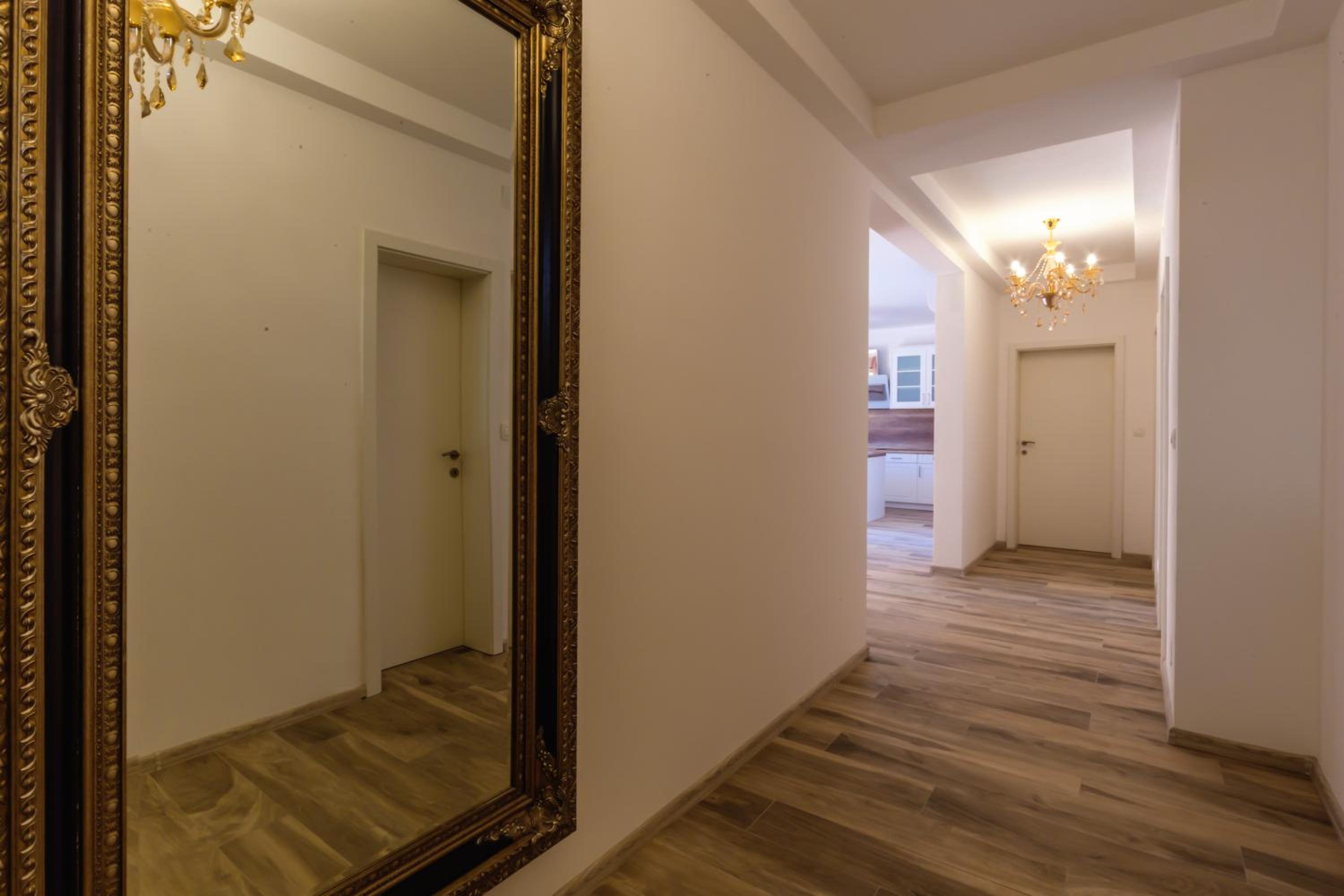 Opium Mar Apartments