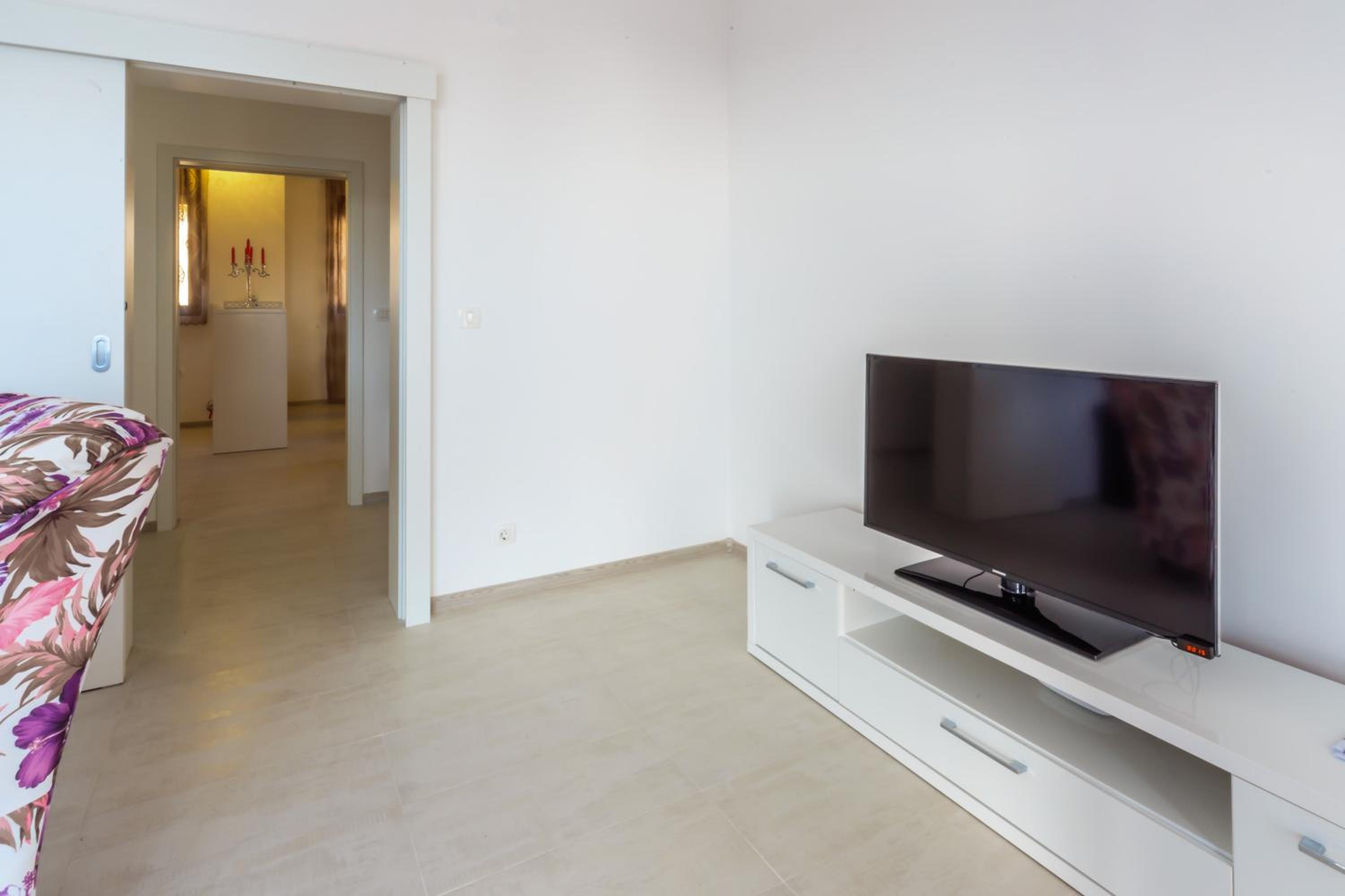 Opium Mar Apartments