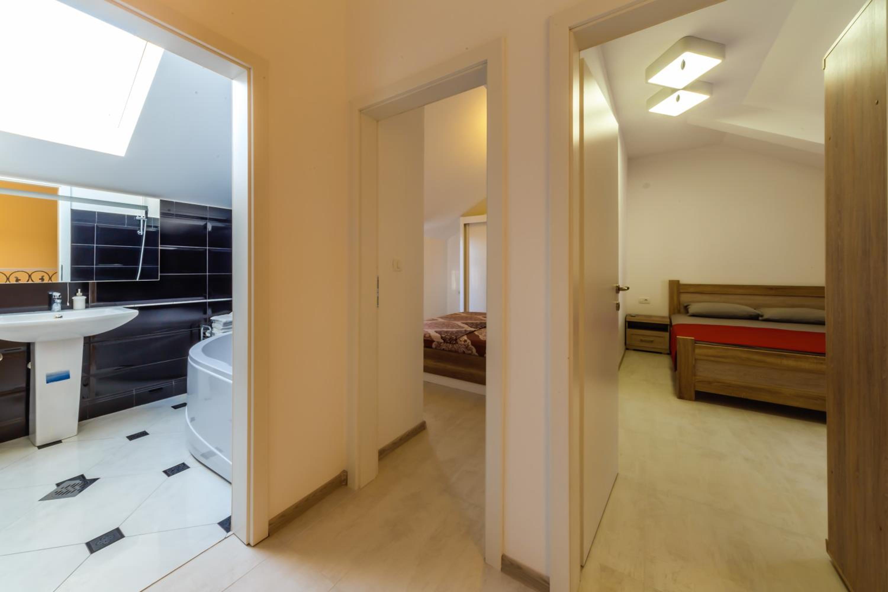 Opium Mar Apartments