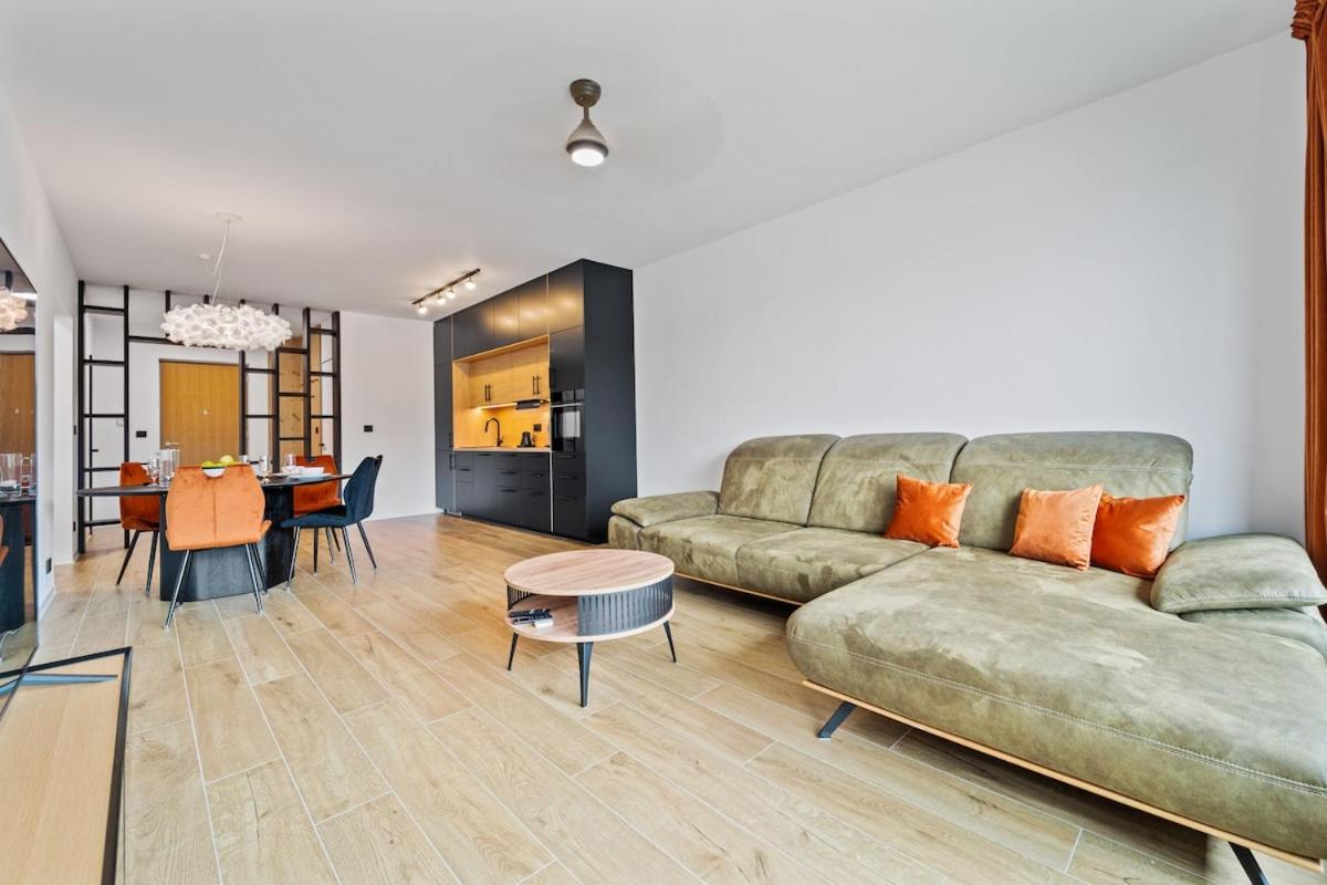 Karlín Diamond View & Garage