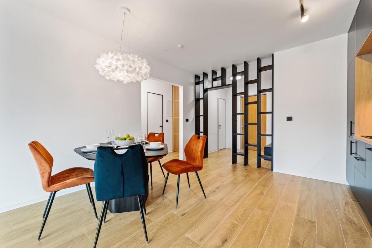 Karlín Diamond View & Garage