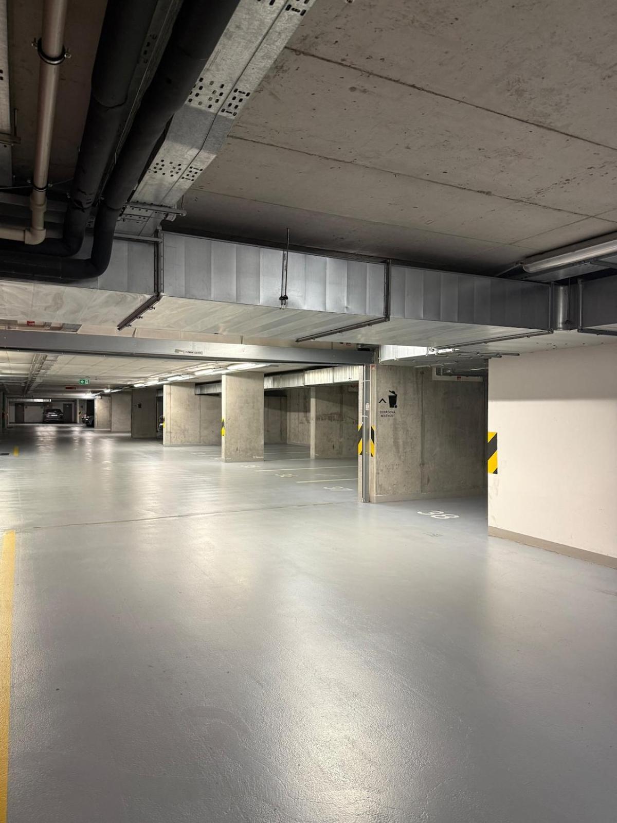 Karlín Diamond View & Garage