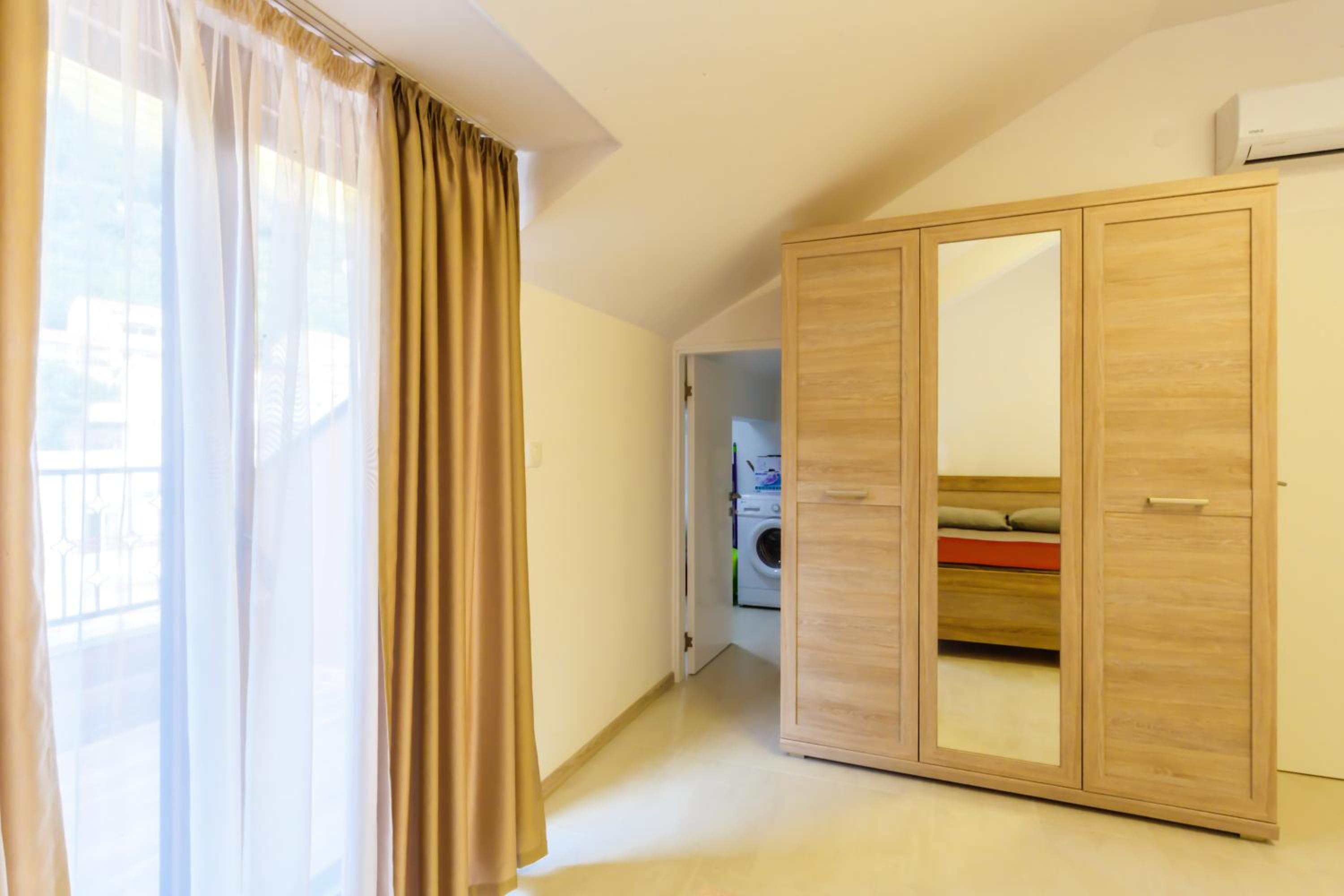 Opium Mar Apartments