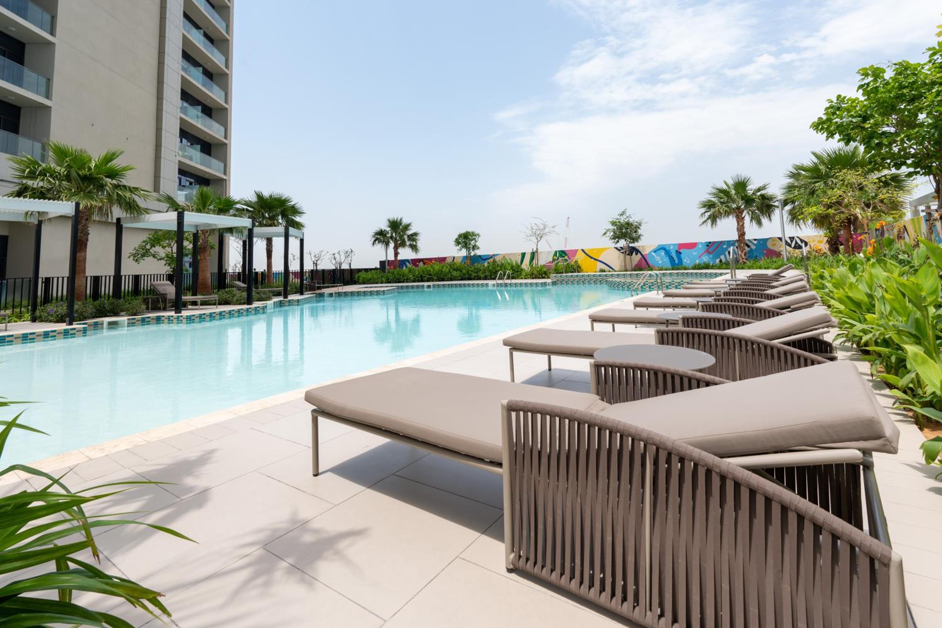 Keyrock Aykon Tower, Business Bay - Pool & Gym