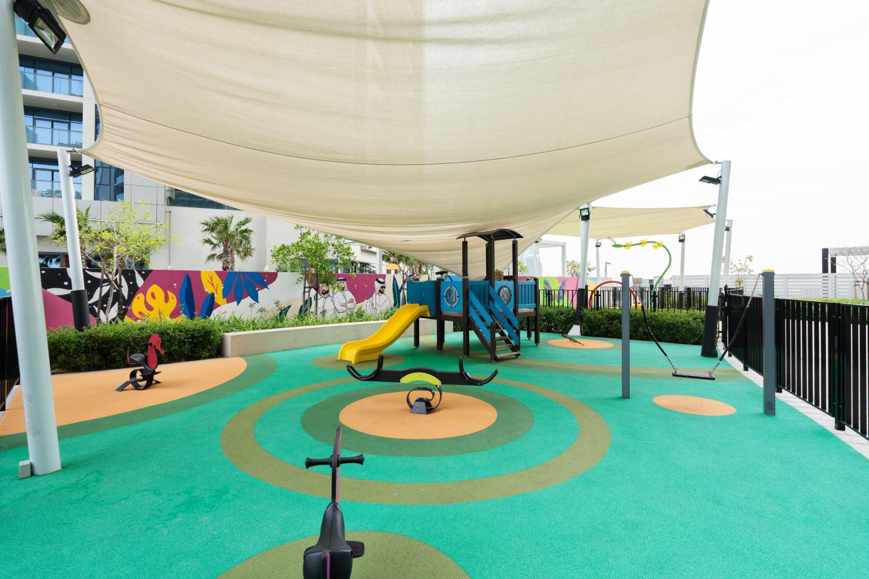 Keyrock Aykon Tower, Business Bay - Pool & Gym
