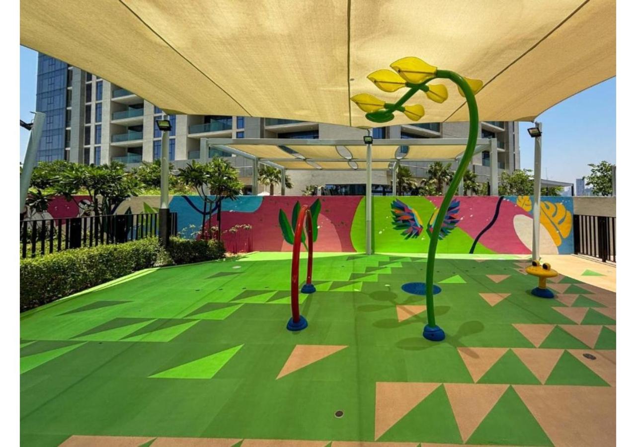 Keyrock Living - Luxe 2BR in Business Bay