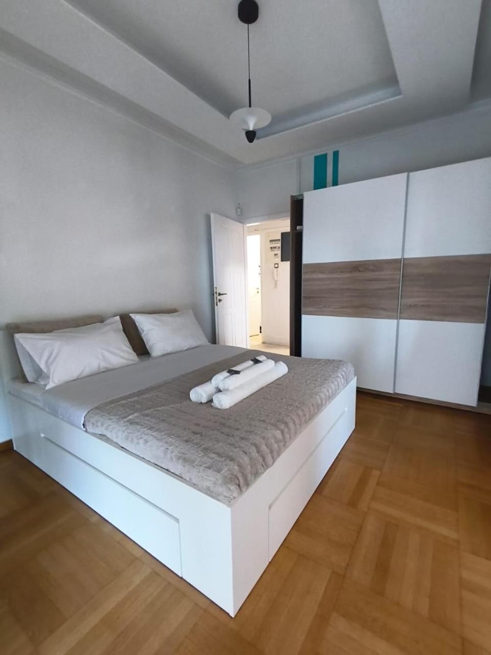 Athens Riviera Bee Home Appartments