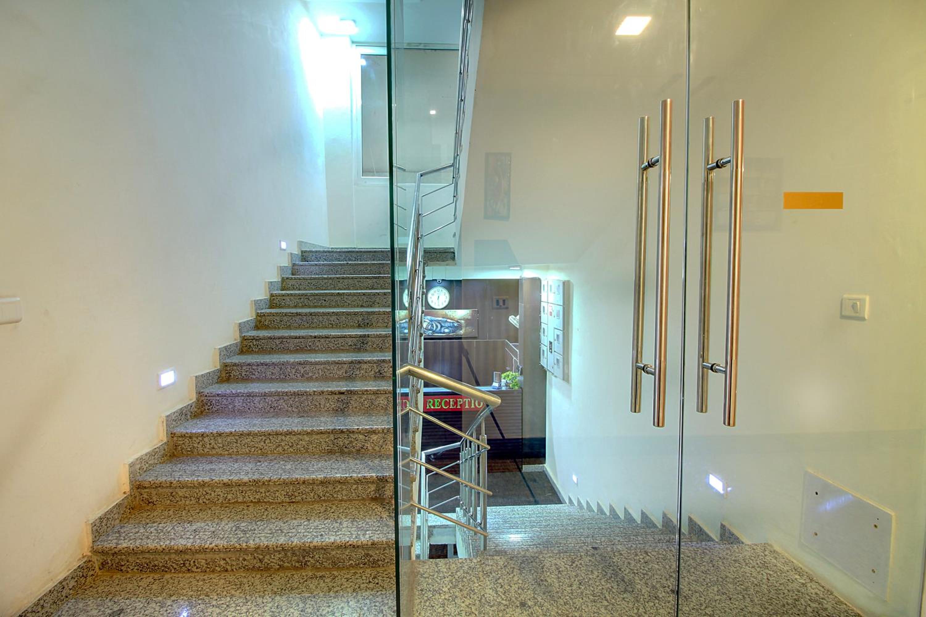 STAAYZ Premium Gurgaon view 3