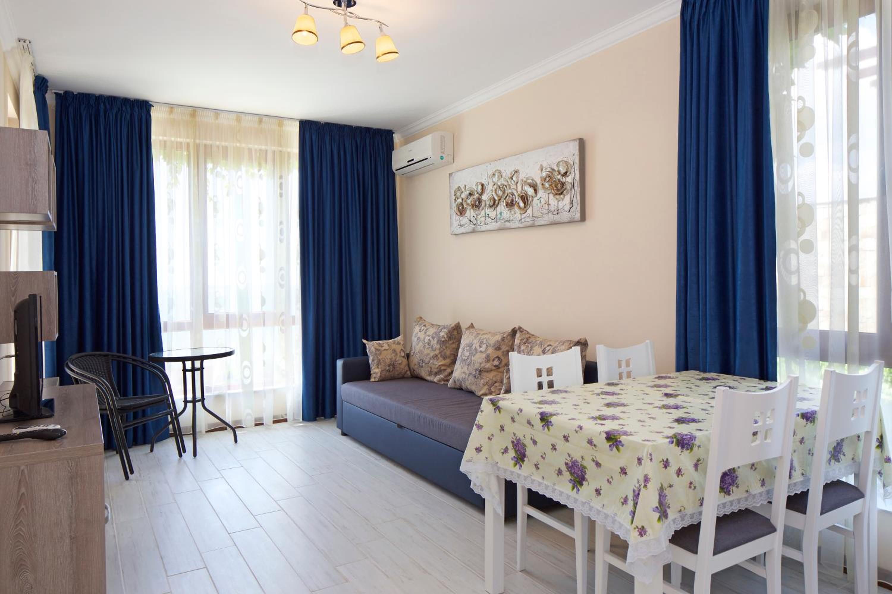 Mars Apartments in Tryavna Beach Complex view 3