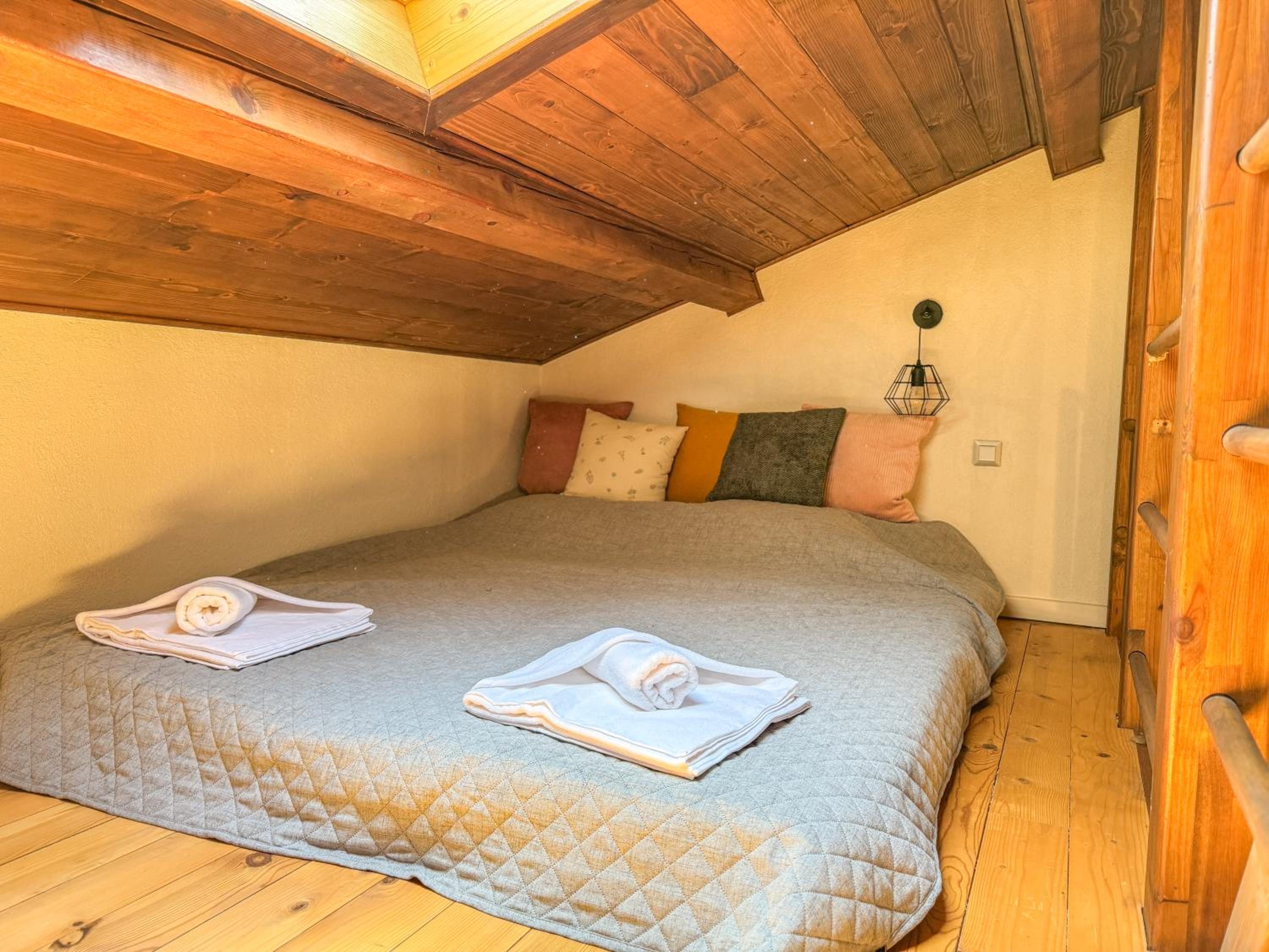 Old Town 2BR Spacious House with Private Garden and Free Parking