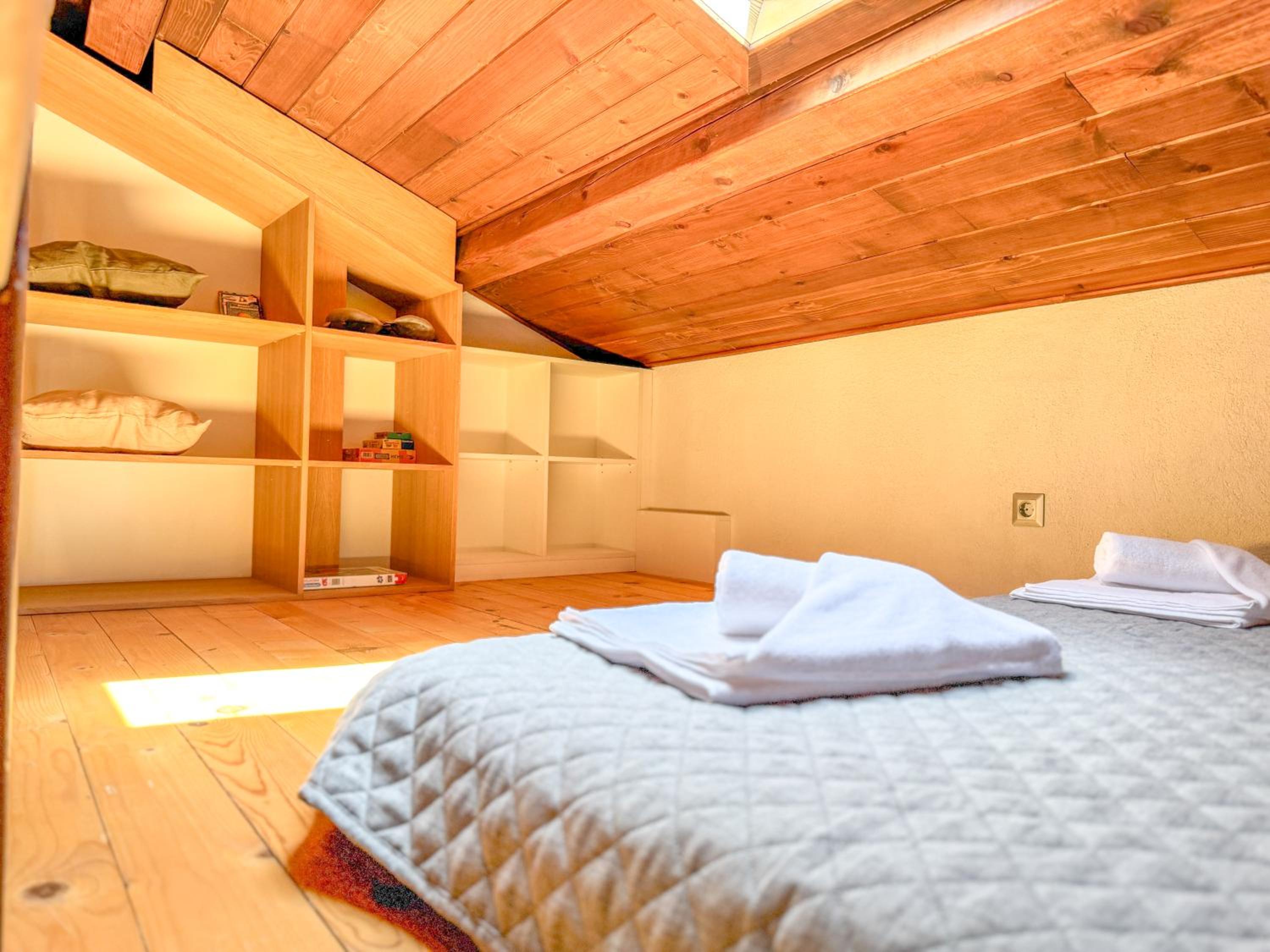 Old Town 2BR Spacious House with Private Garden and Free Parking