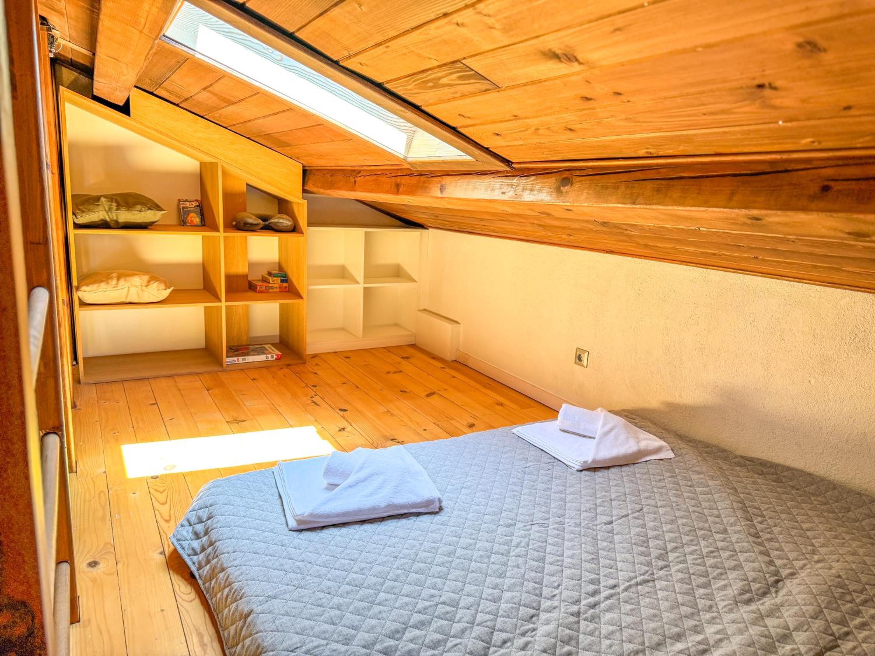 Old Town 2BR Spacious House with Private Garden and Free Parking