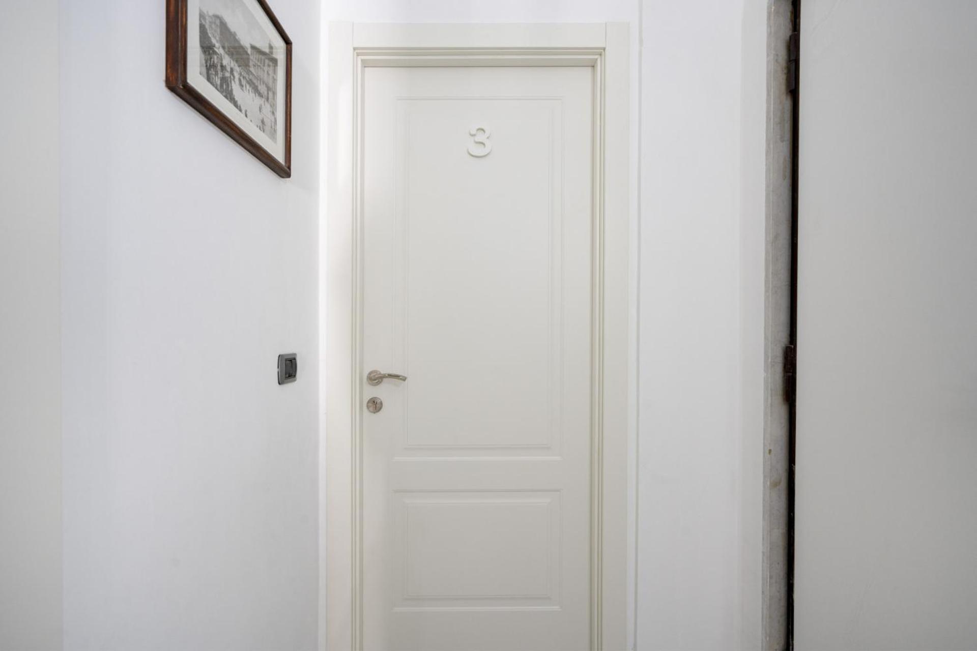 AuGuStea City Stay