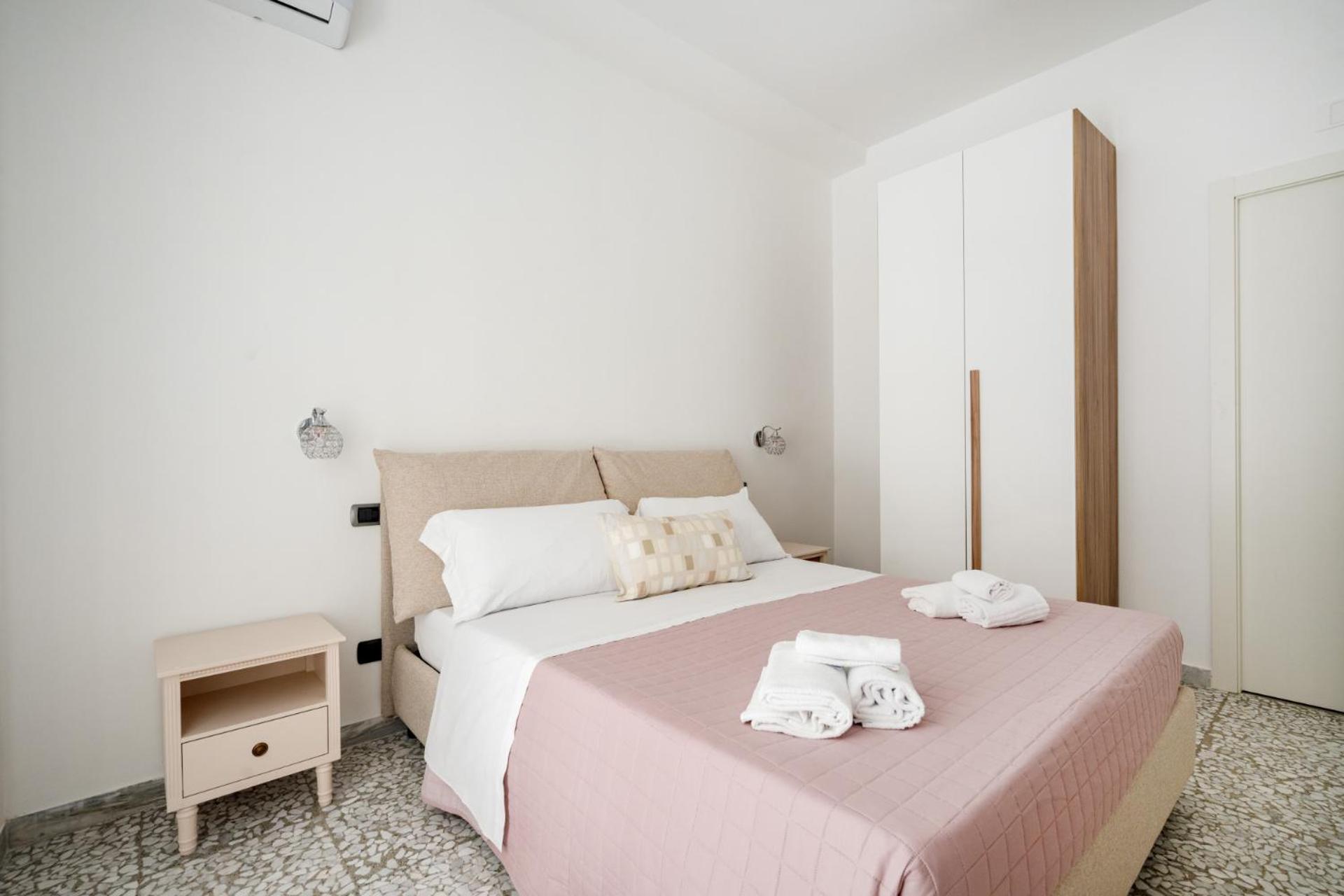 AuGuStea - Studio Home
