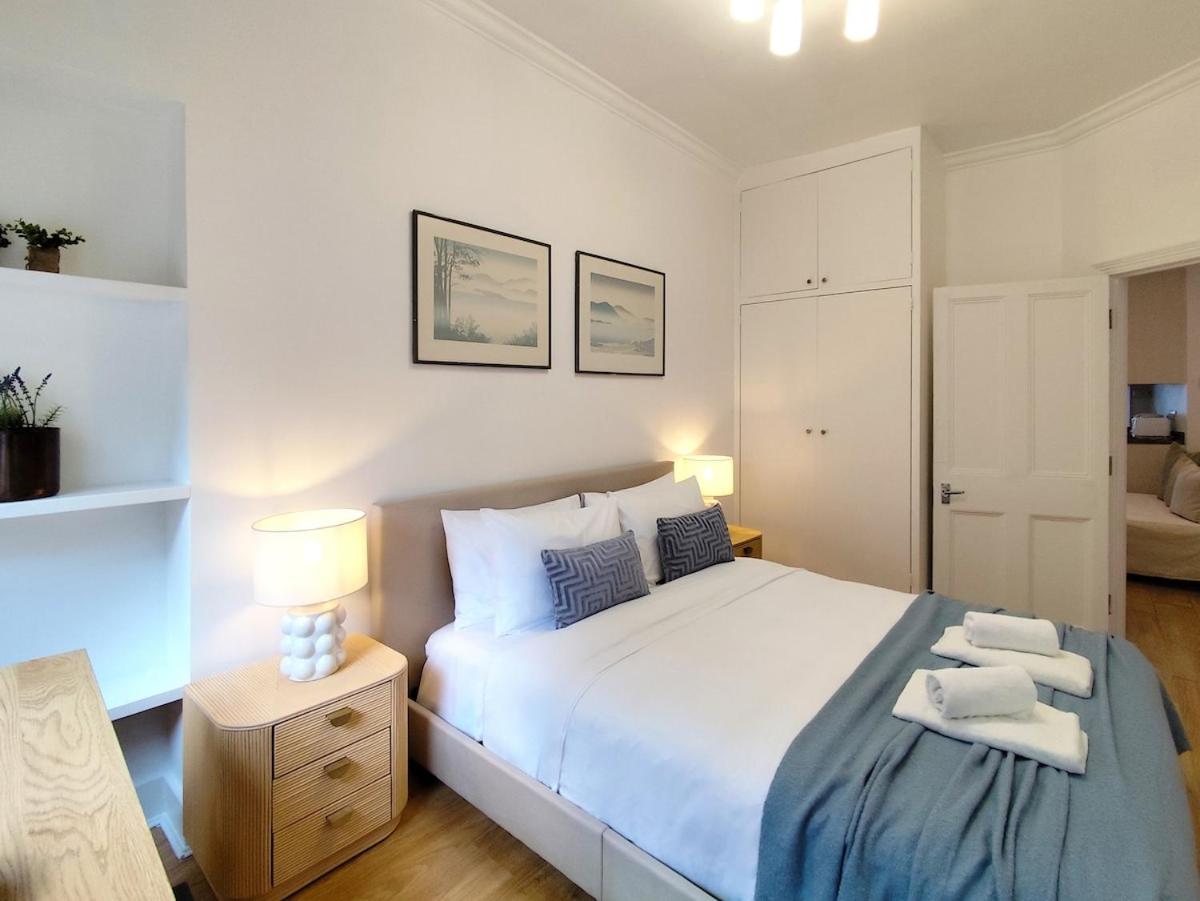 Flat A - Montagu St Residence
