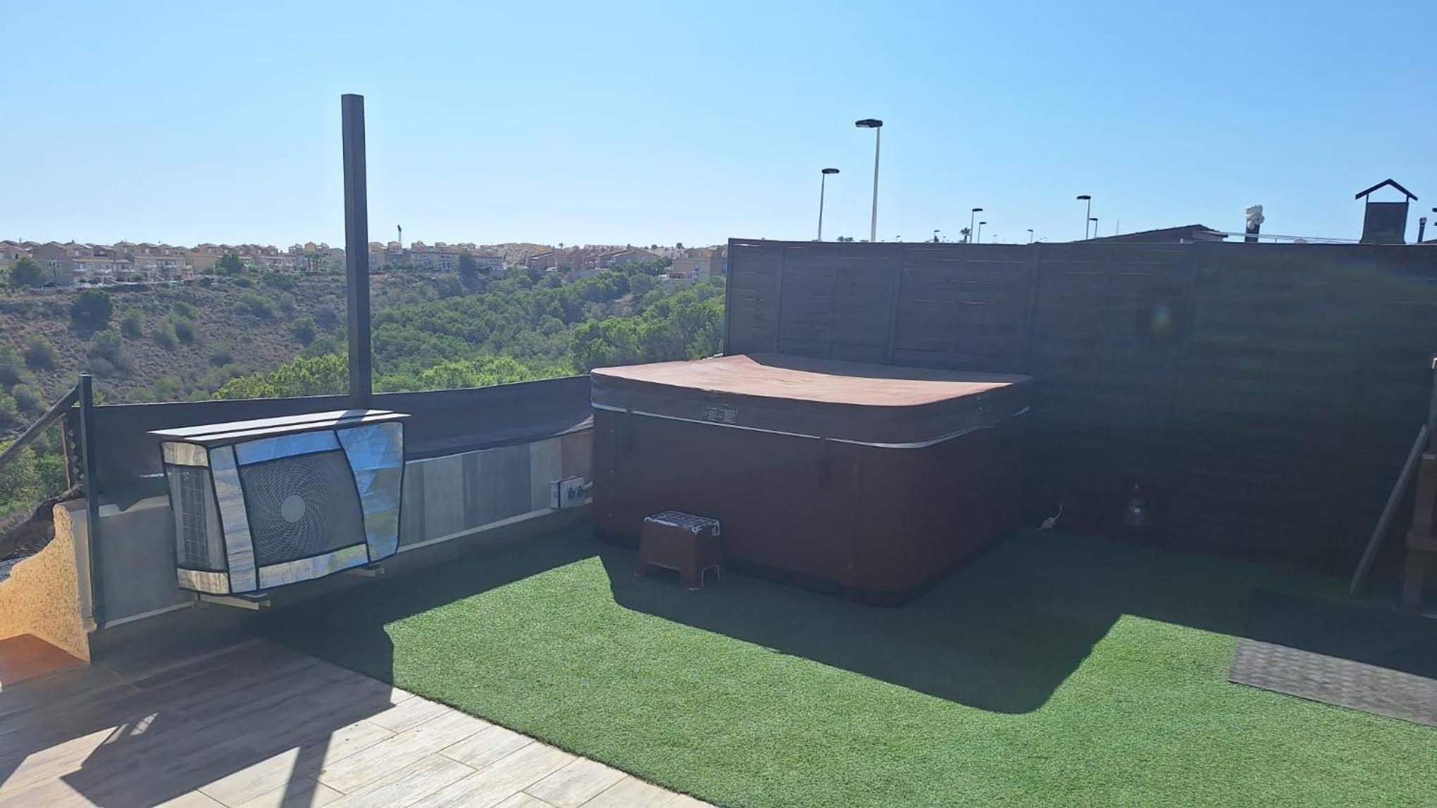 Bungalow con vistas y jacuzzi en Gran Alacant GA102