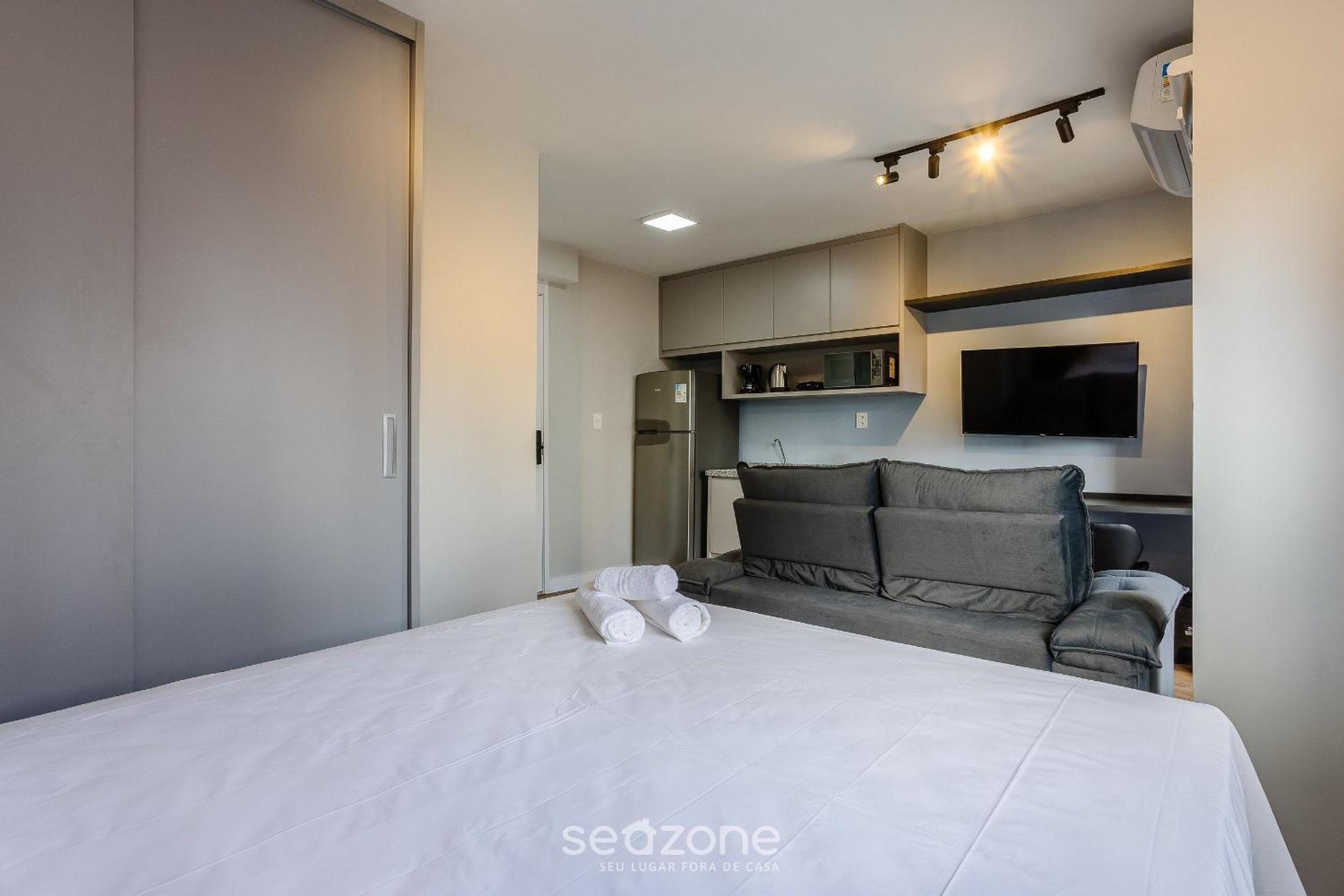 Modern Studios 500m from the Metro in Pinheiros - CPM