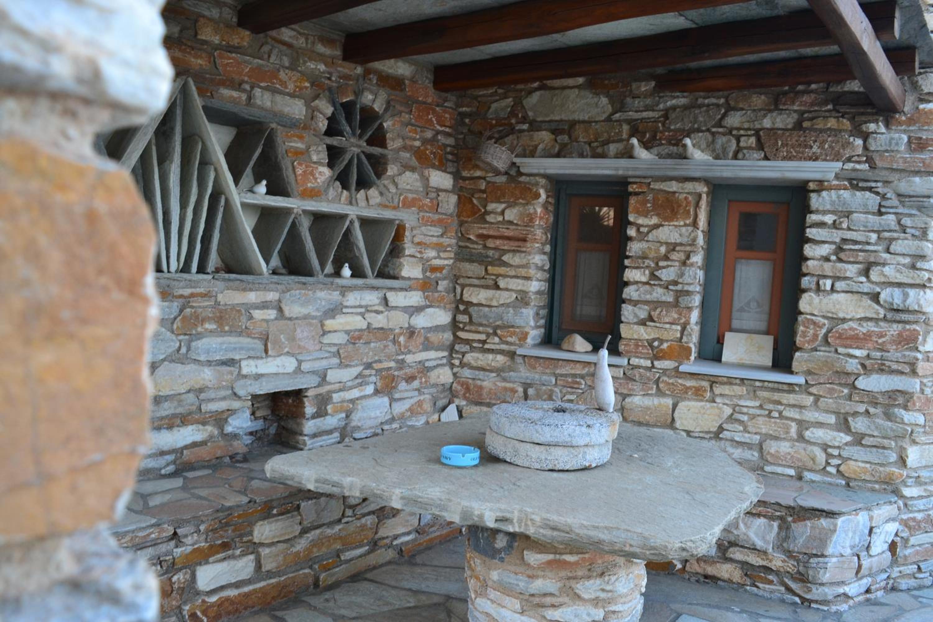 Stelios Zalonis Apartments