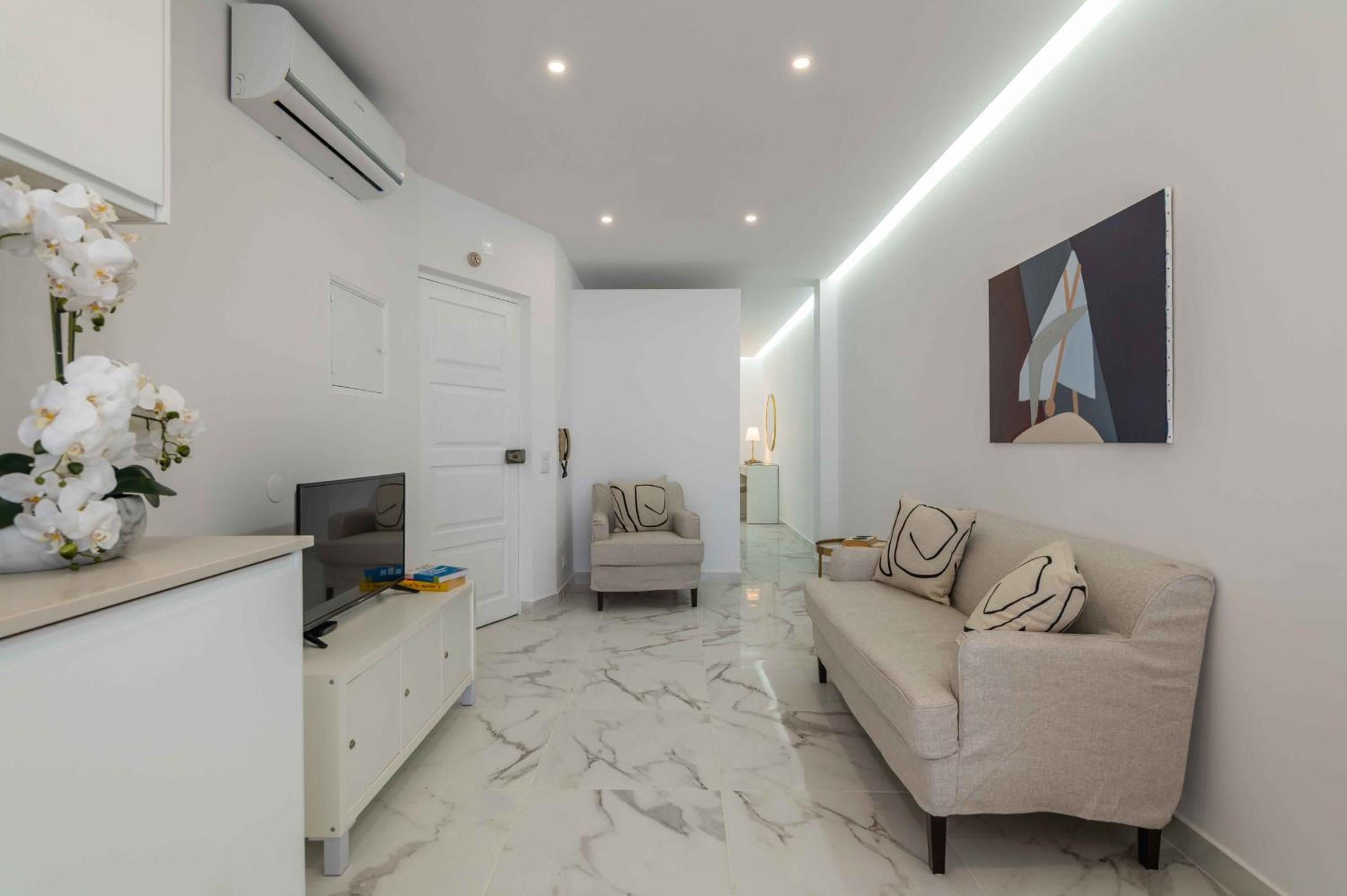 Baleeira Sea View Studio