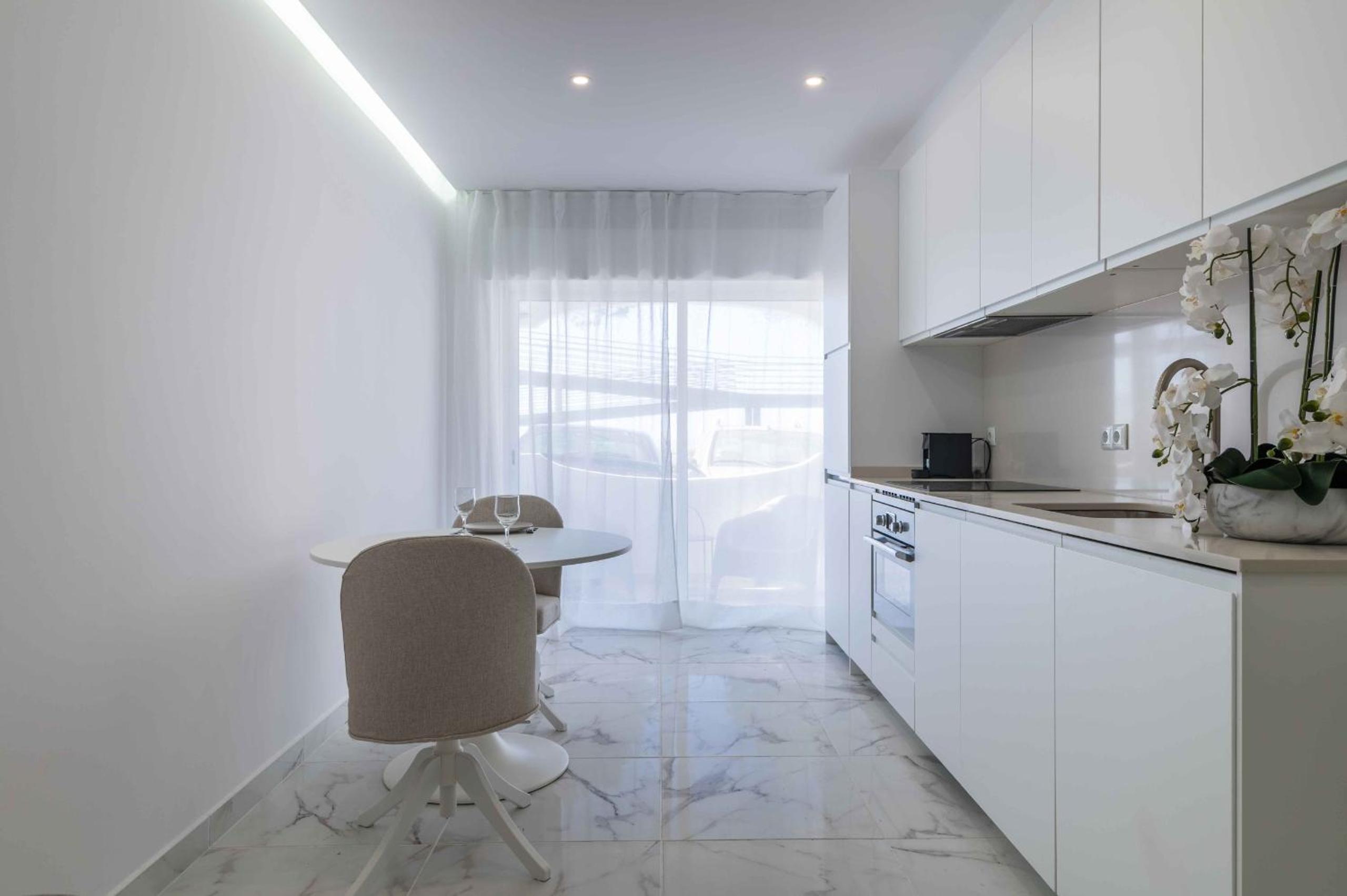 Baleeira Sea View Studio