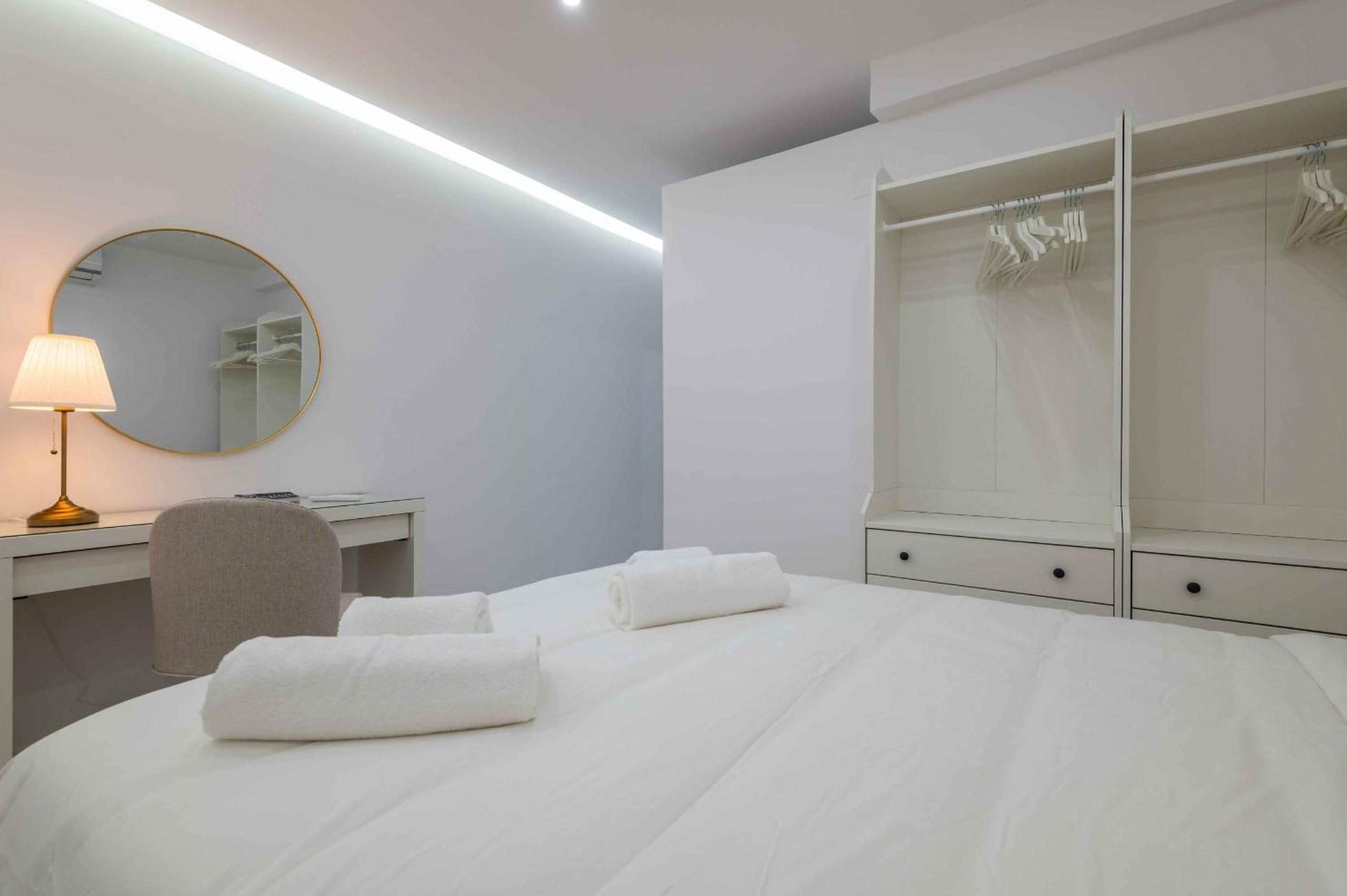 Baleeira Sea View Studio