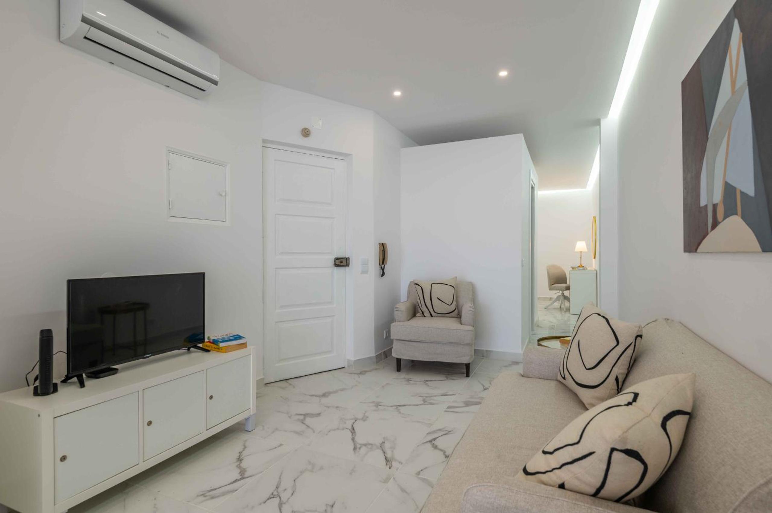 Baleeira Sea View Studio