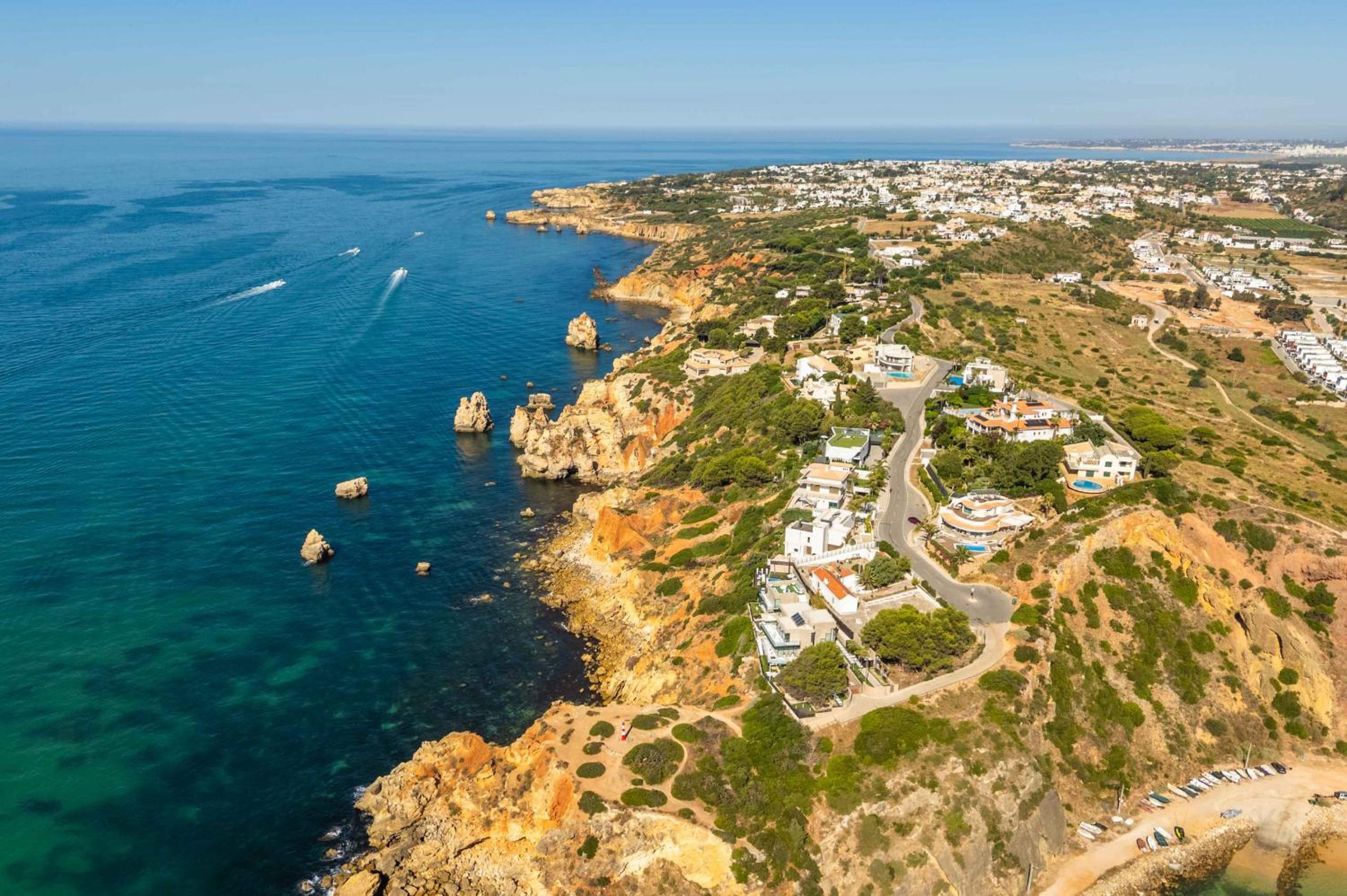 Baleeira Sea View Studio
