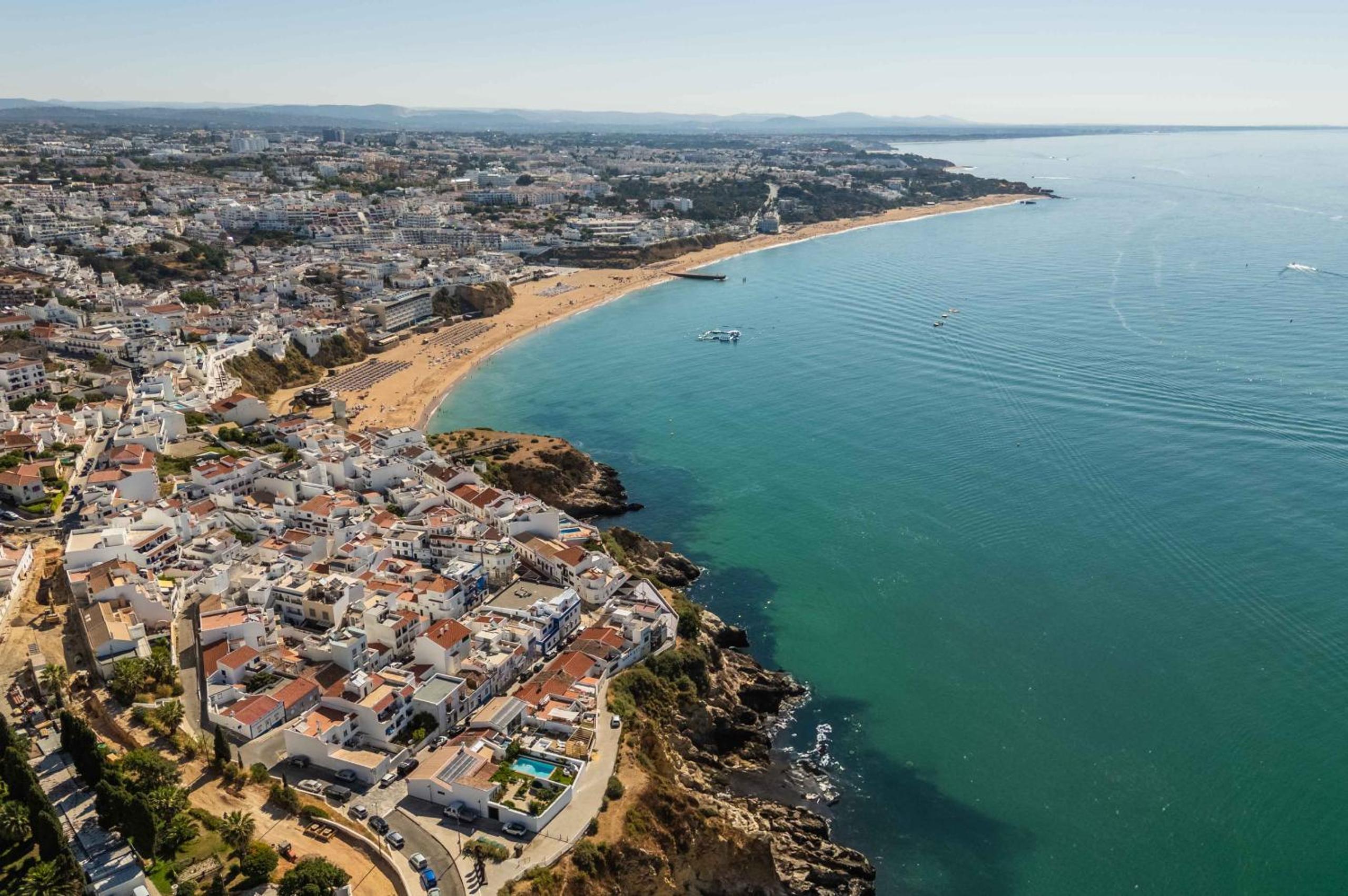 Baleeira Sea View Studio