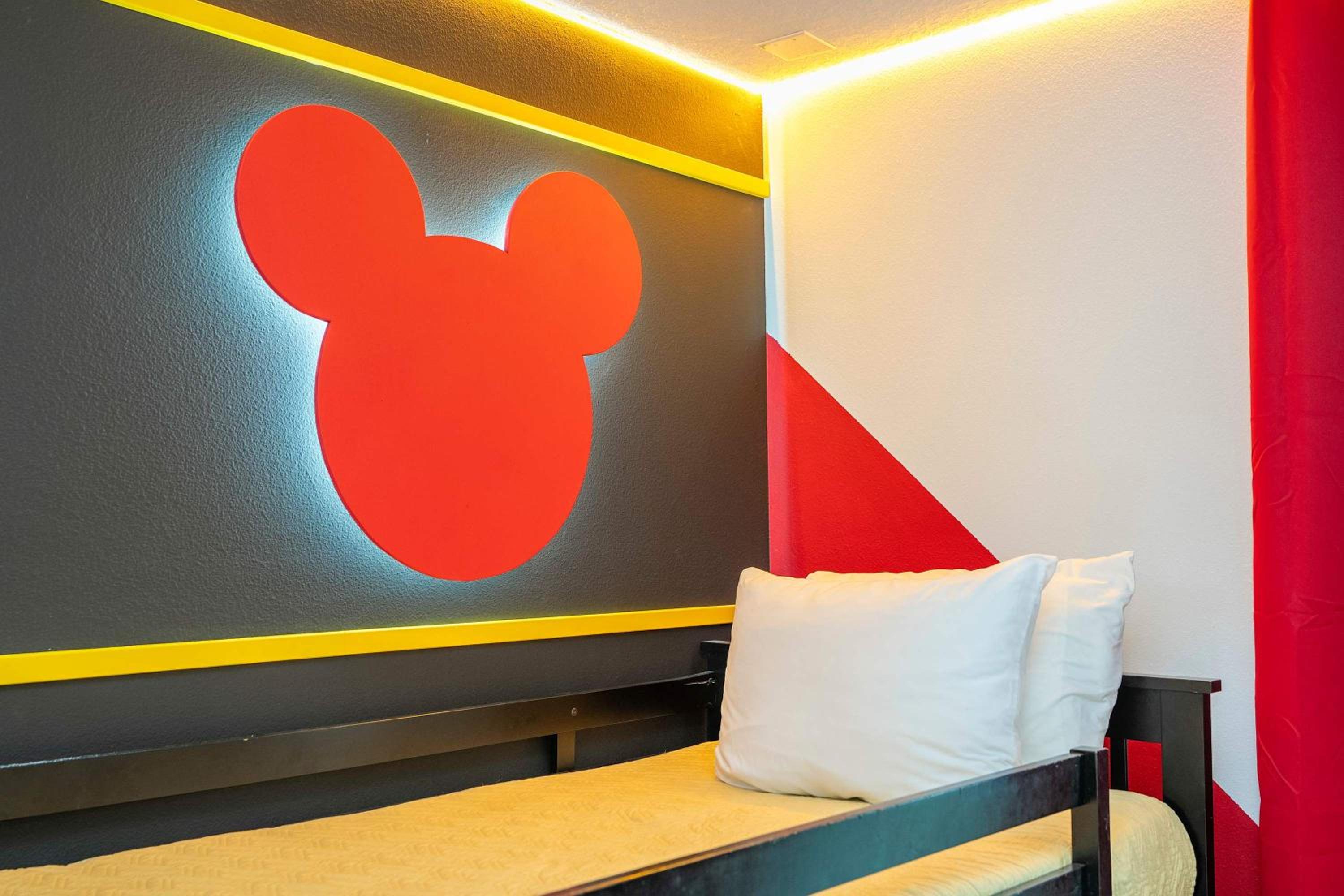 Private Pool - Themed Rooms - Near Disney 4239