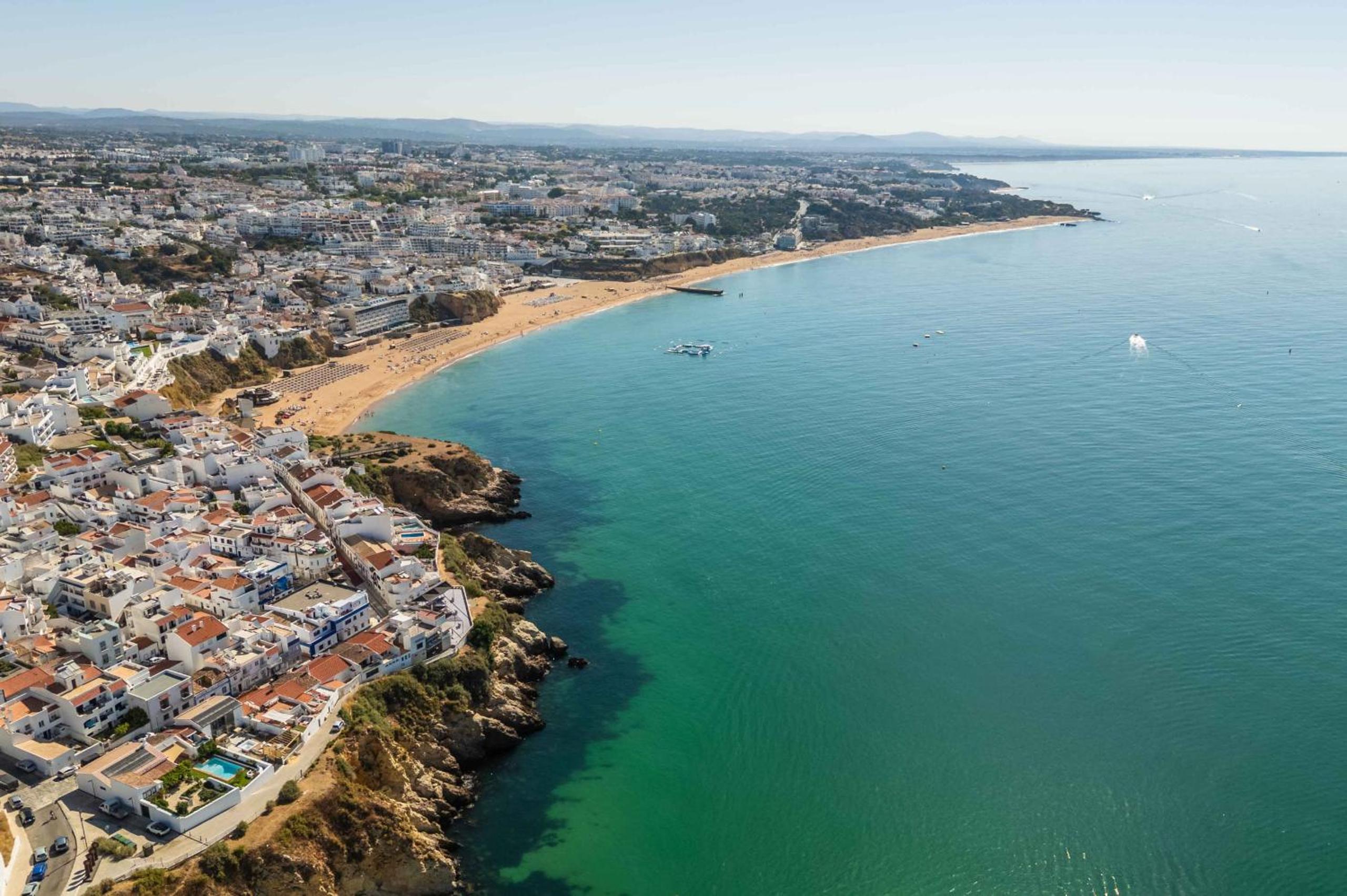 Baleeira Sea View Studio