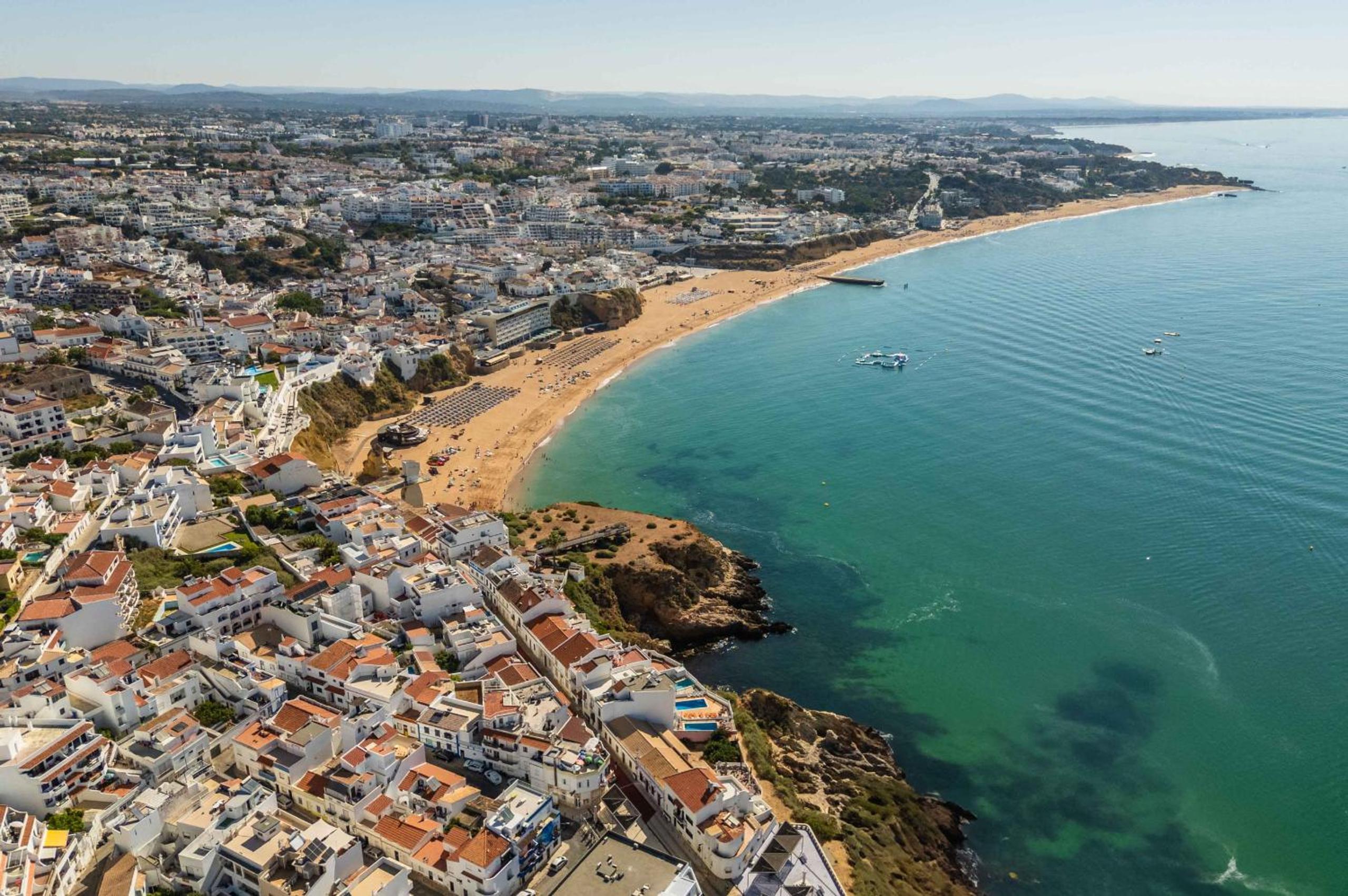 Baleeira Sea View Studio