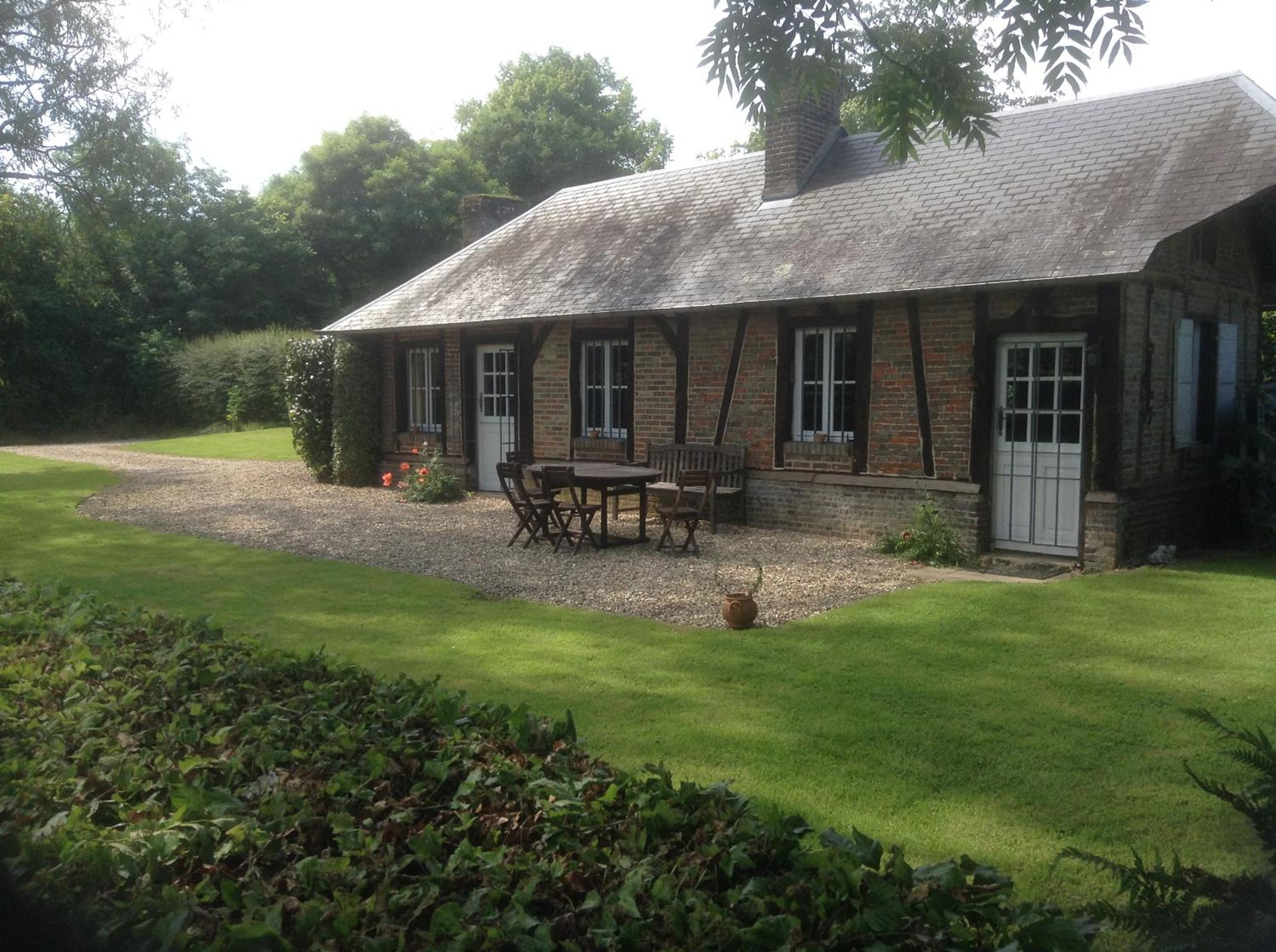 Charmante Petite Maison dans le Jardin