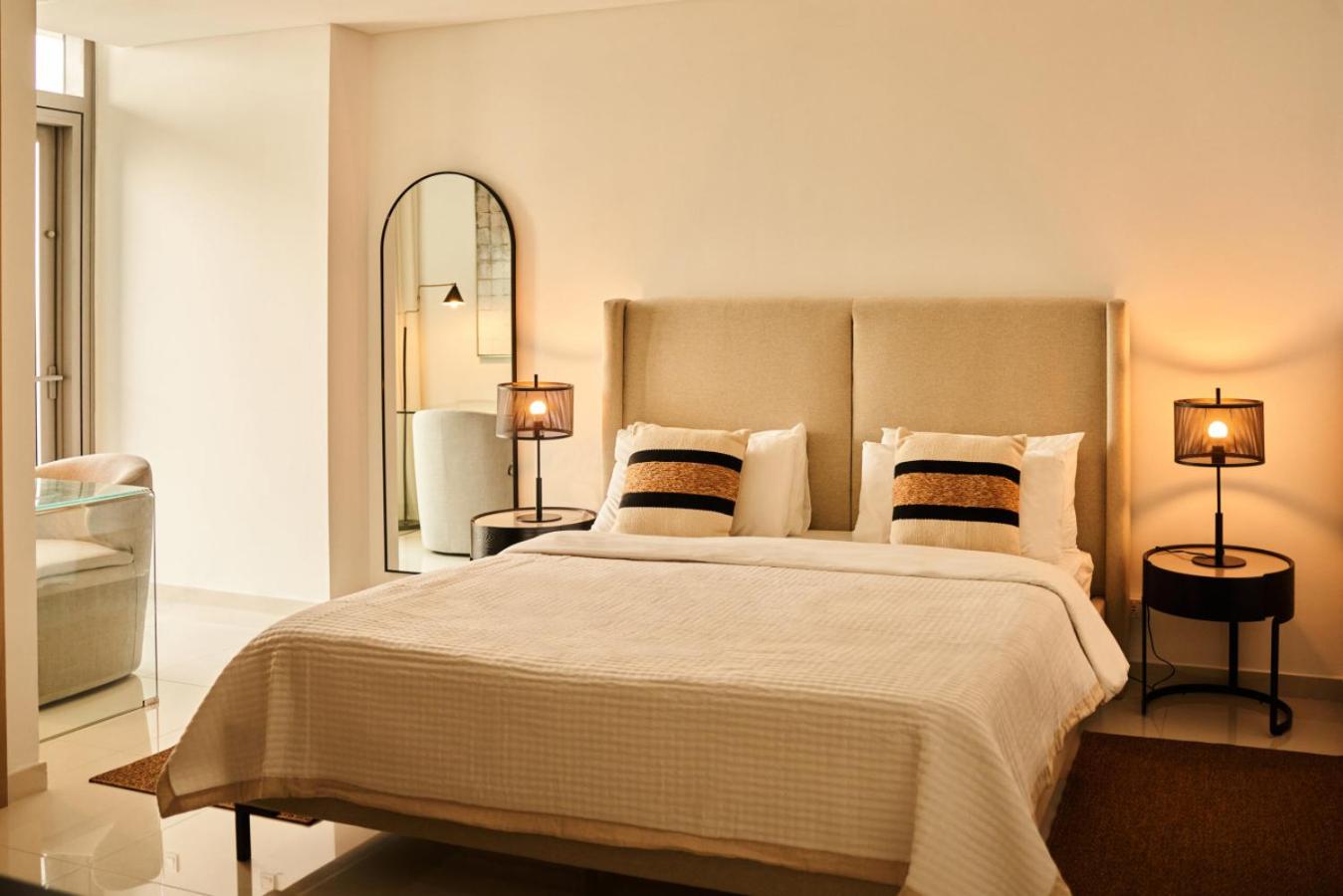 Luxury 58th Floor Seaview 2BR - Paramount Midtown - 6 Guests - 64F Pool Access & Burj View