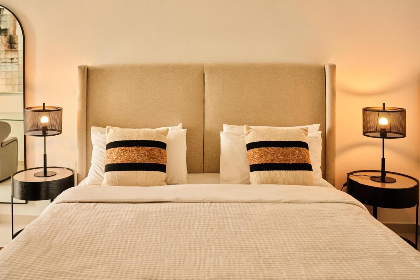 Luxury 58th Floor Seaview 2BR - Paramount Midtown - 6 Guests - 64F Pool Access & Burj View