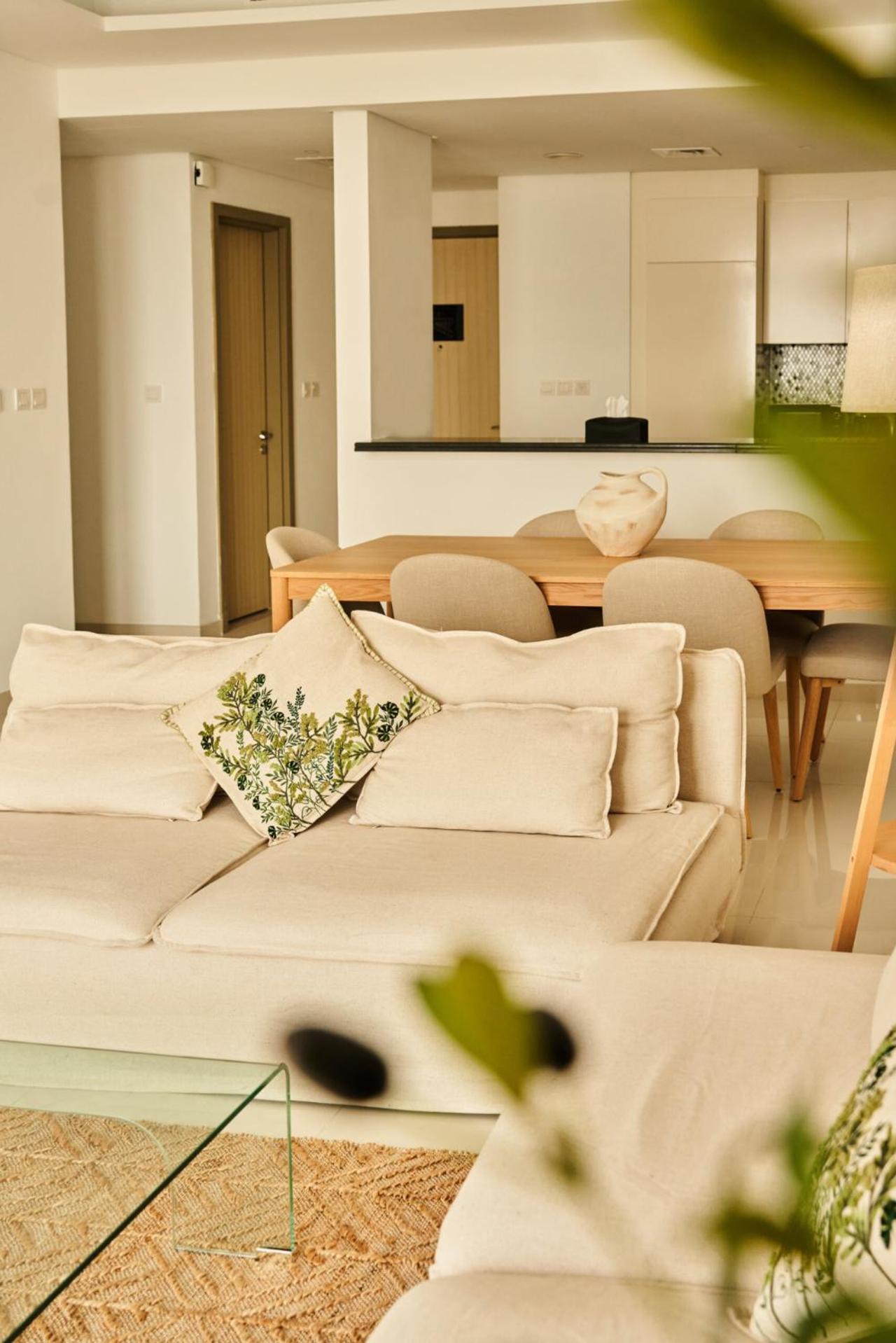 Luxury 58th Floor Seaview 2BR - Paramount Midtown - 6 Guests - 64F Pool Access & Burj View