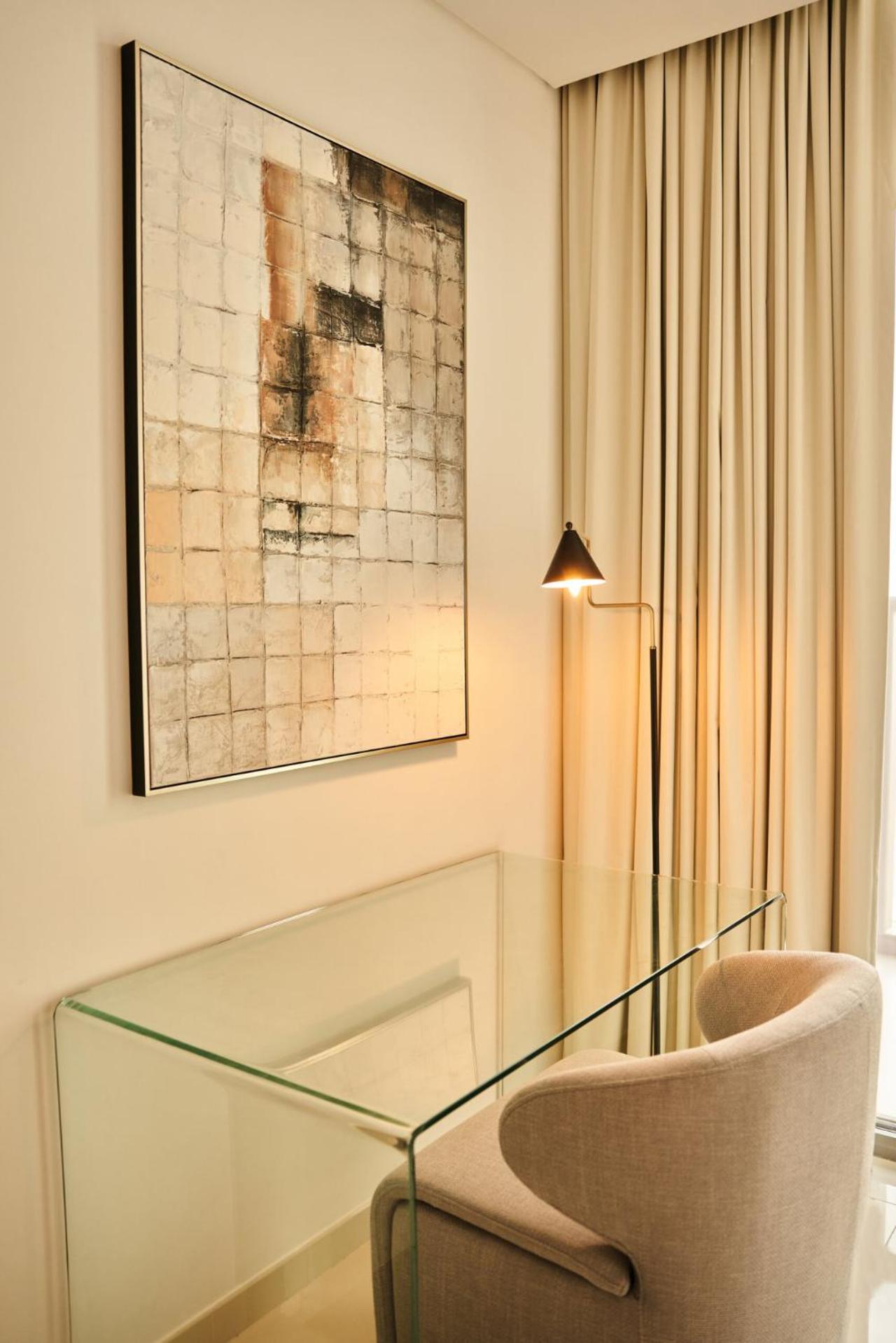 Luxury 58th Floor Seaview 2BR - Paramount Midtown - 6 Guests - 64F Pool Access & Burj View