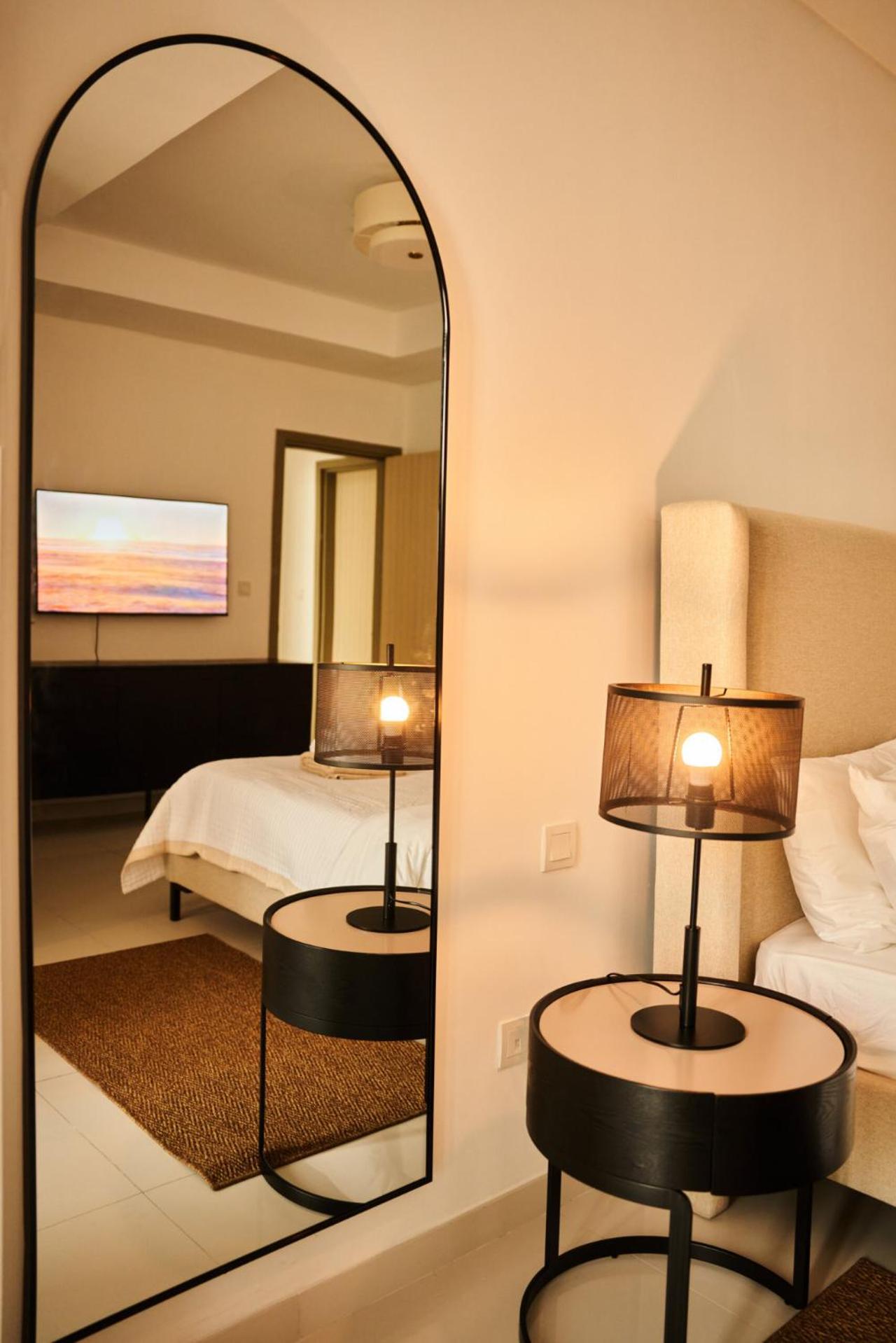 Luxury 58th Floor Seaview 2BR - Paramount Midtown - 6 Guests - 64F Pool Access & Burj View
