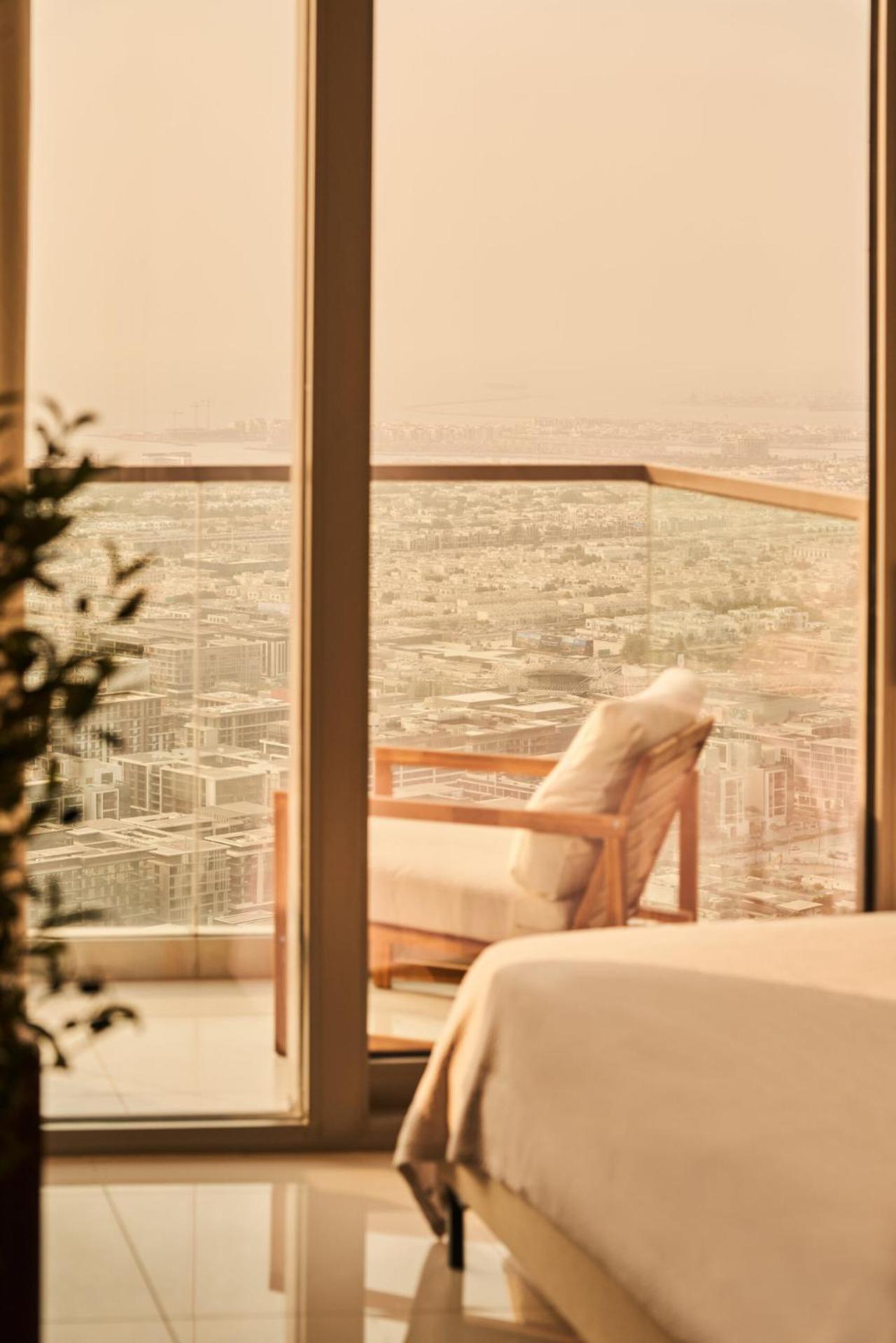 Luxury 58th Floor Seaview 2BR - Paramount Midtown - 6 Guests - 64F Pool Access & Burj View