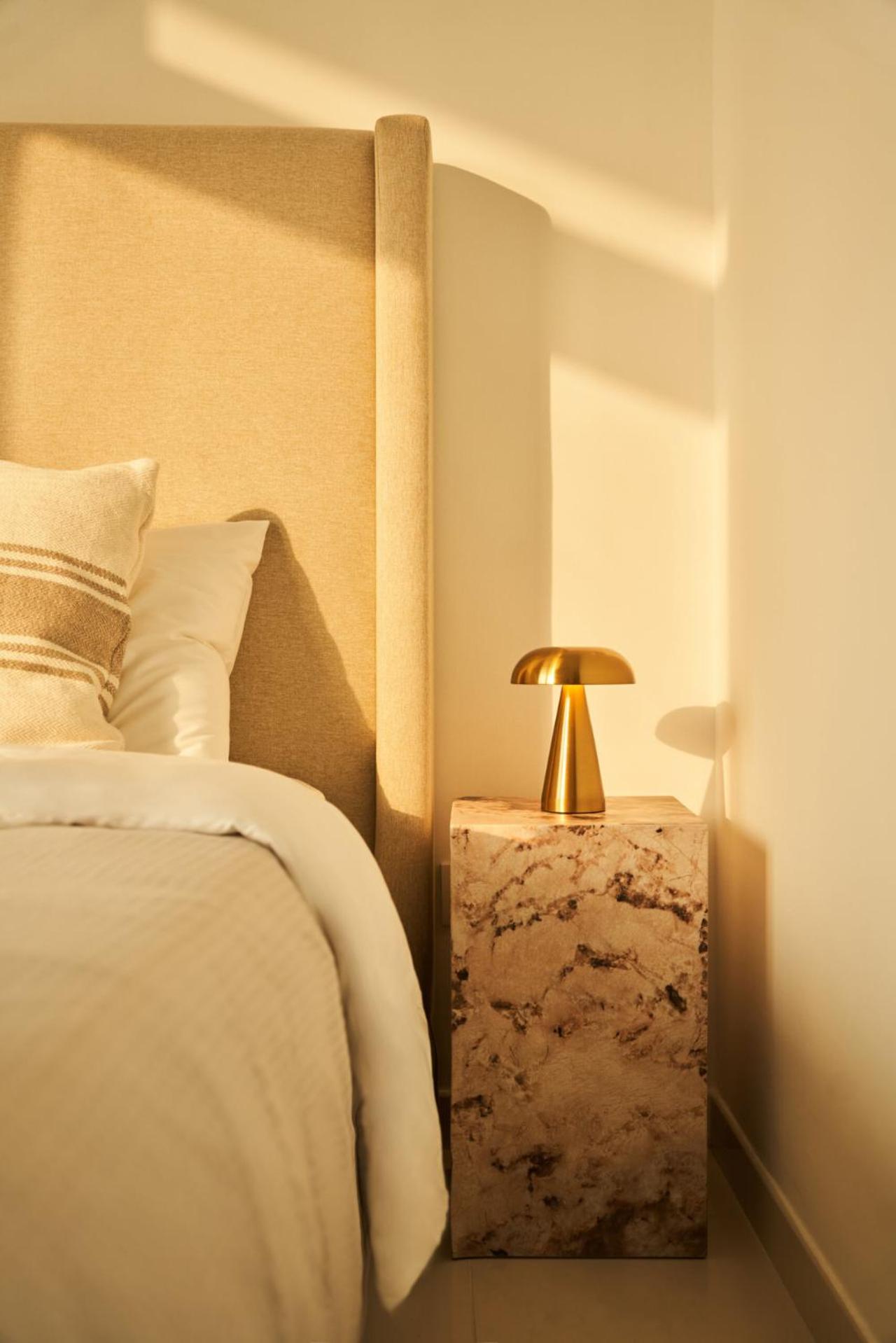 Luxury 58th Floor Seaview 2BR - Paramount Midtown - 6 Guests - 64F Pool Access & Burj View