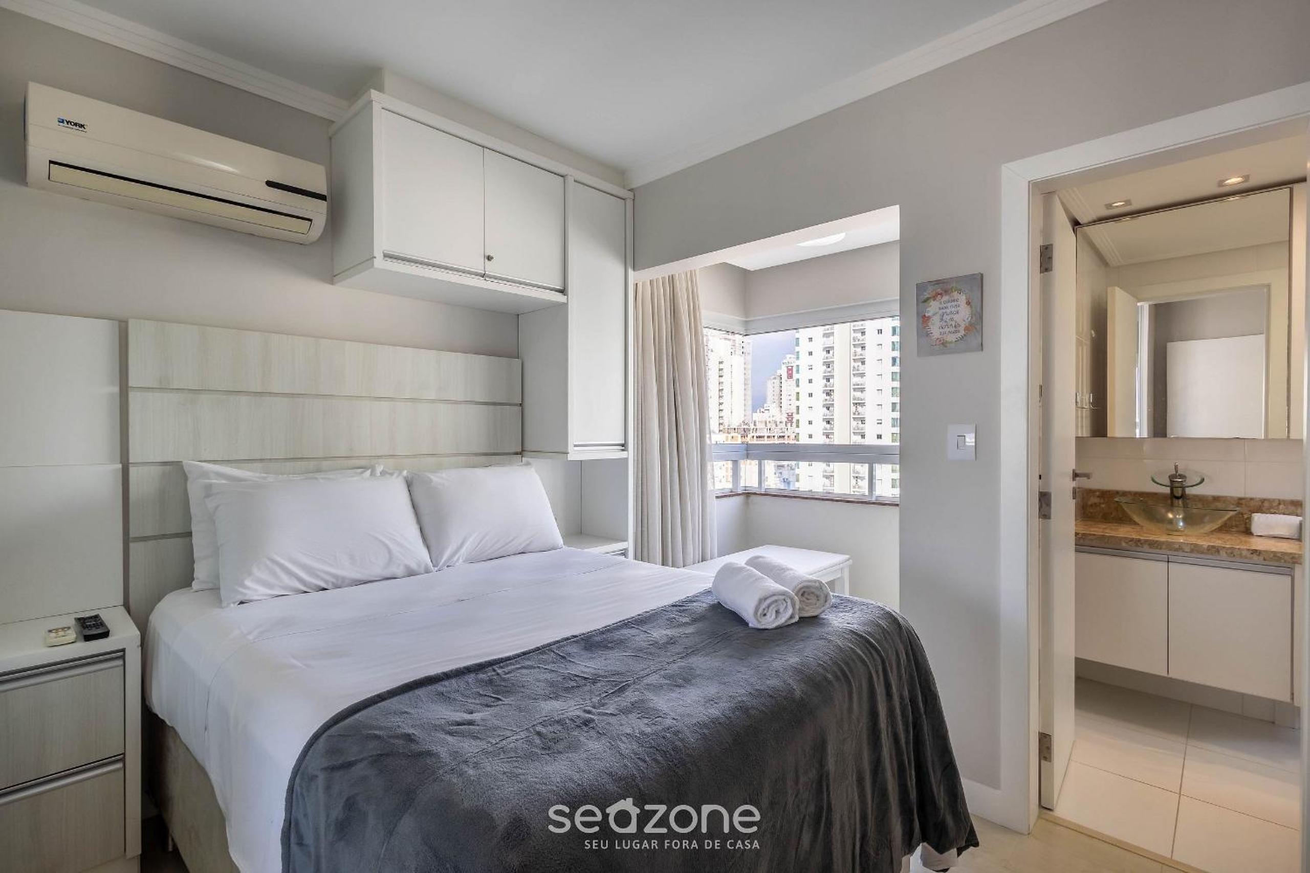 Ap w/garage and 2 bedrooms, 60 m the beach ACO1103